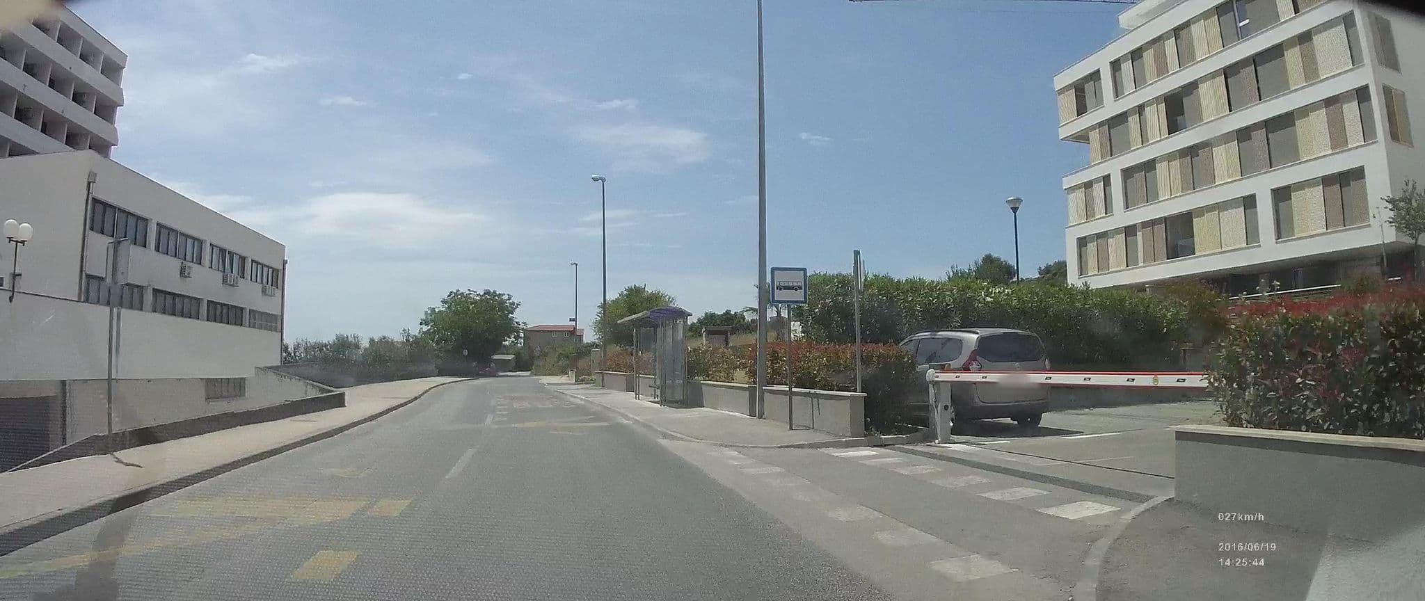 Street view near Morska vila 6 Luxury Apartment Žnjan, Kamen — © idelac (CC BY-SA · Mapillary)