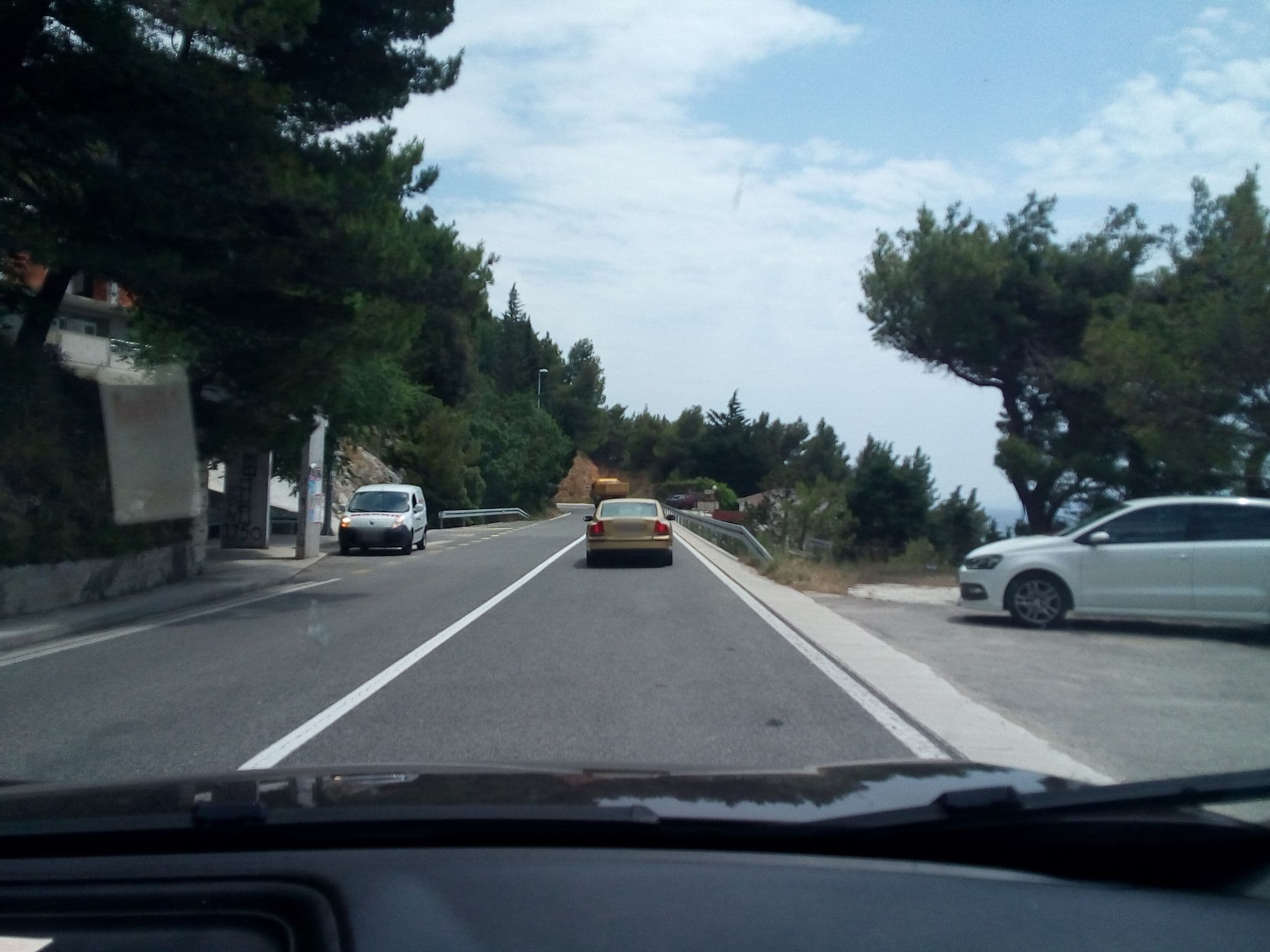 Street view near Apartments Gordana, Pučišća — © karthoo (CC BY-SA · Mapillary)