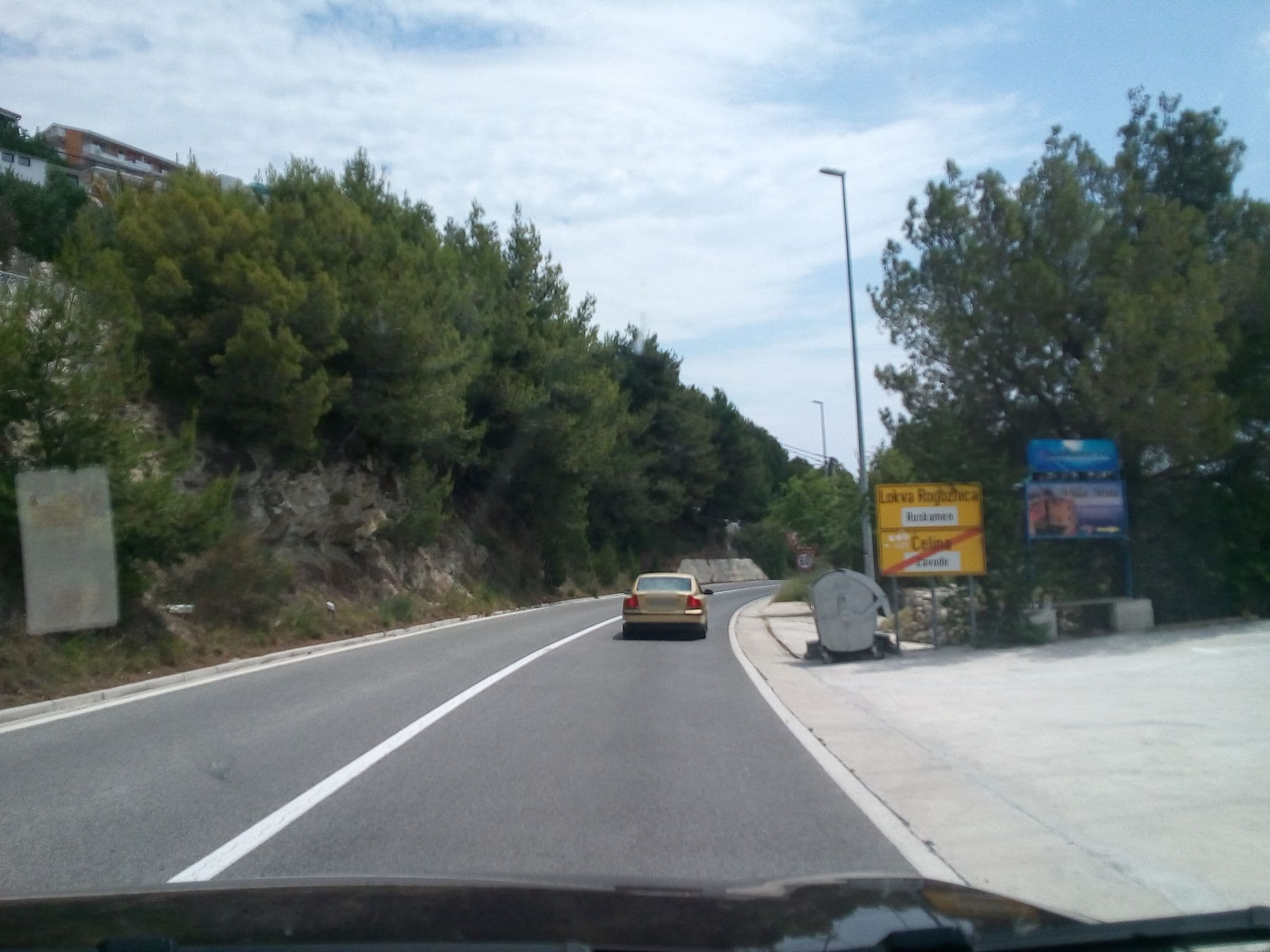 Street view near Apartments Sara & Nina, Omiš — © karthoo (CC BY-SA · Mapillary)