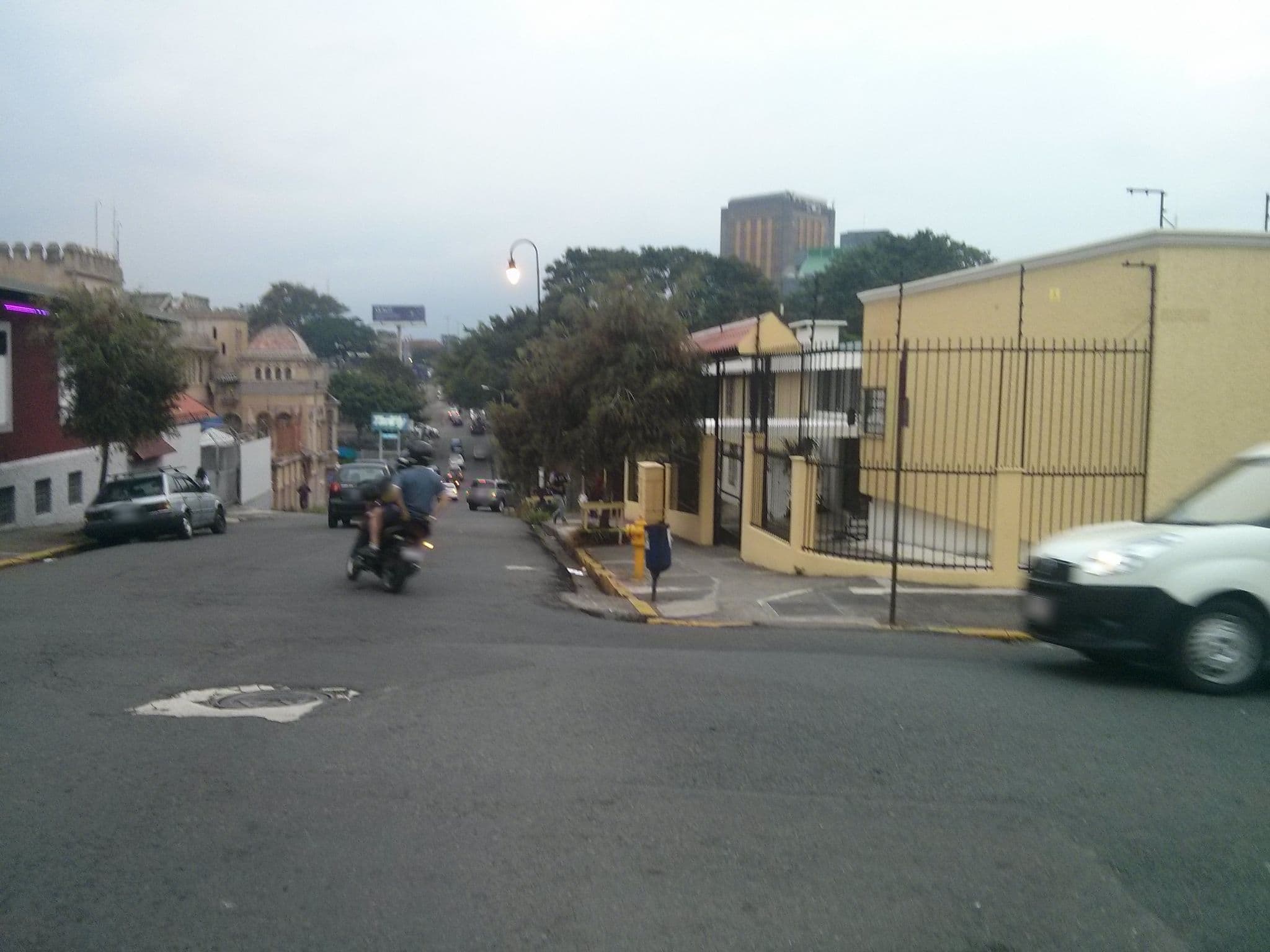 Street view near Hotel Inca Real, San José