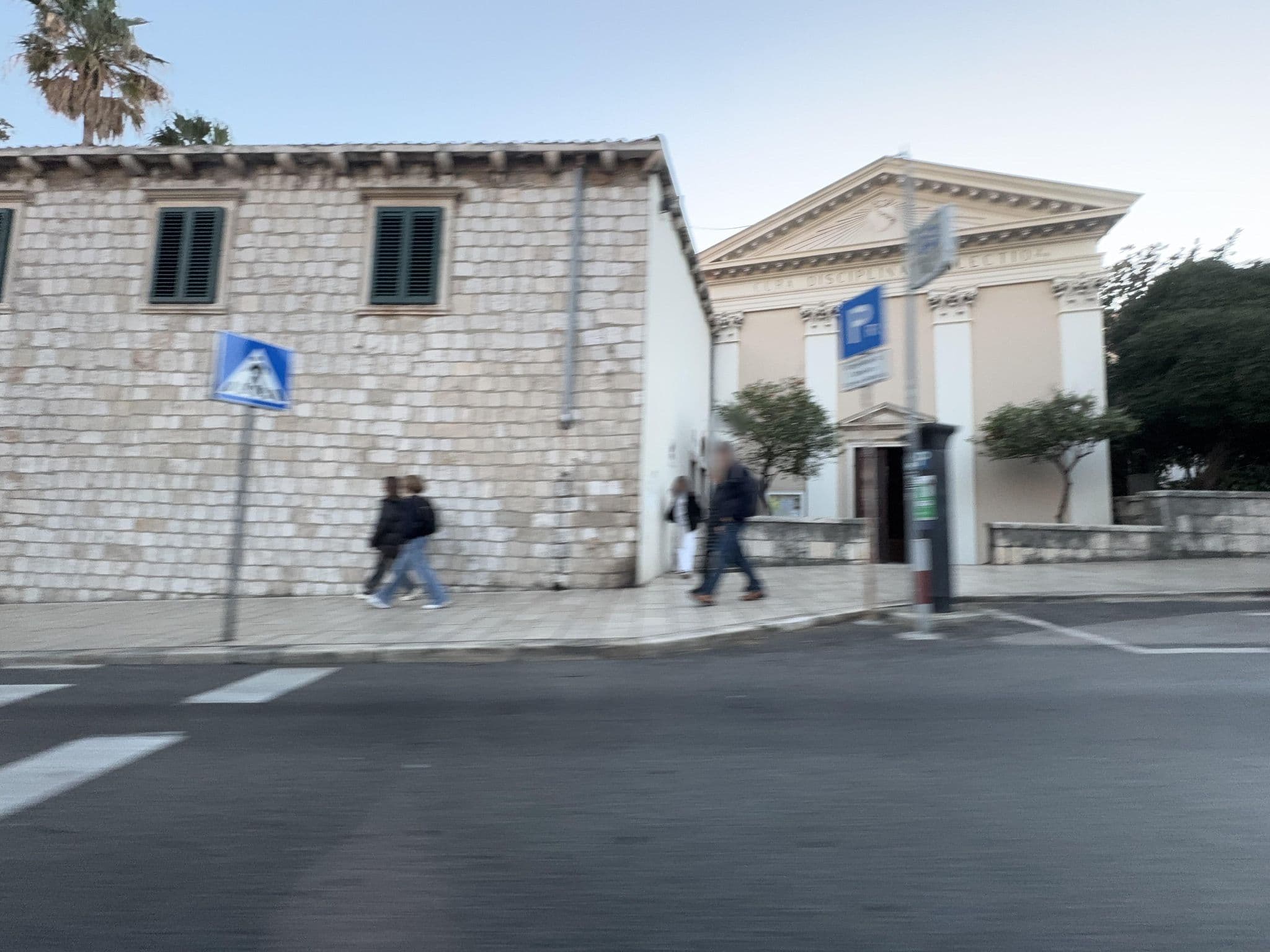Street view near Ruzmarin, Dubrovnik — © filipb (CC BY-SA · Mapillary)