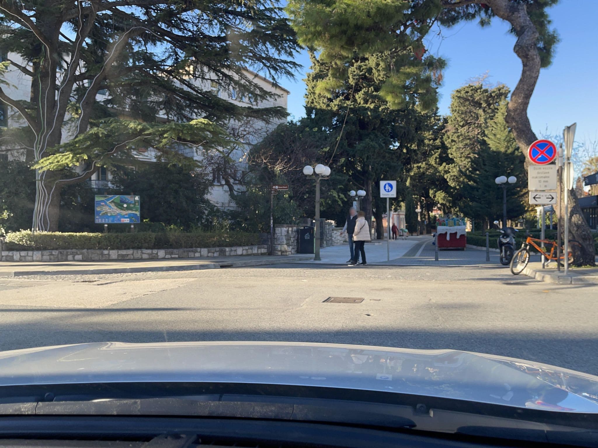 Street view near Apartment Margaretic II, Mokošica — © filipb (CC BY-SA · Mapillary)