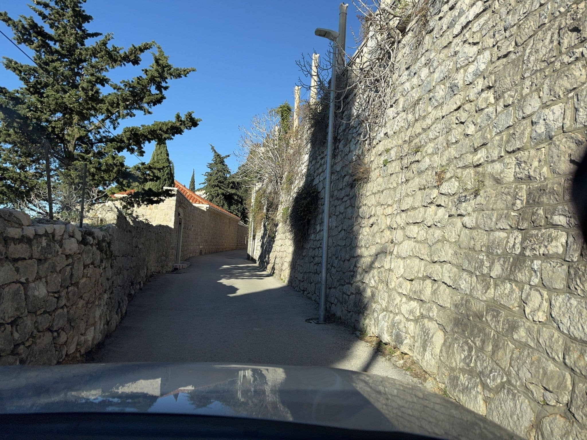 Street view near Apartments Pully, Dubrovnik — © filipb (CC BY-SA · Mapillary)