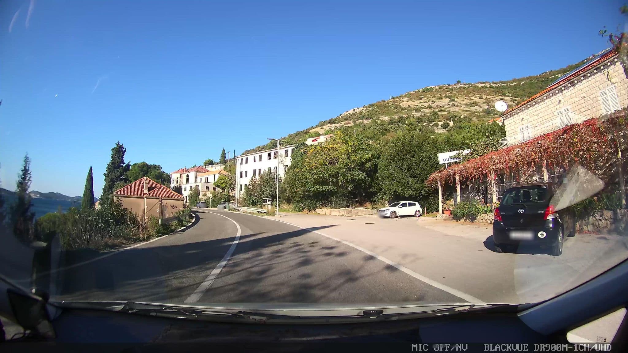 Street view near Apartments Jurisic, Mokošica — © jthnz (CC BY-SA · Mapillary)
