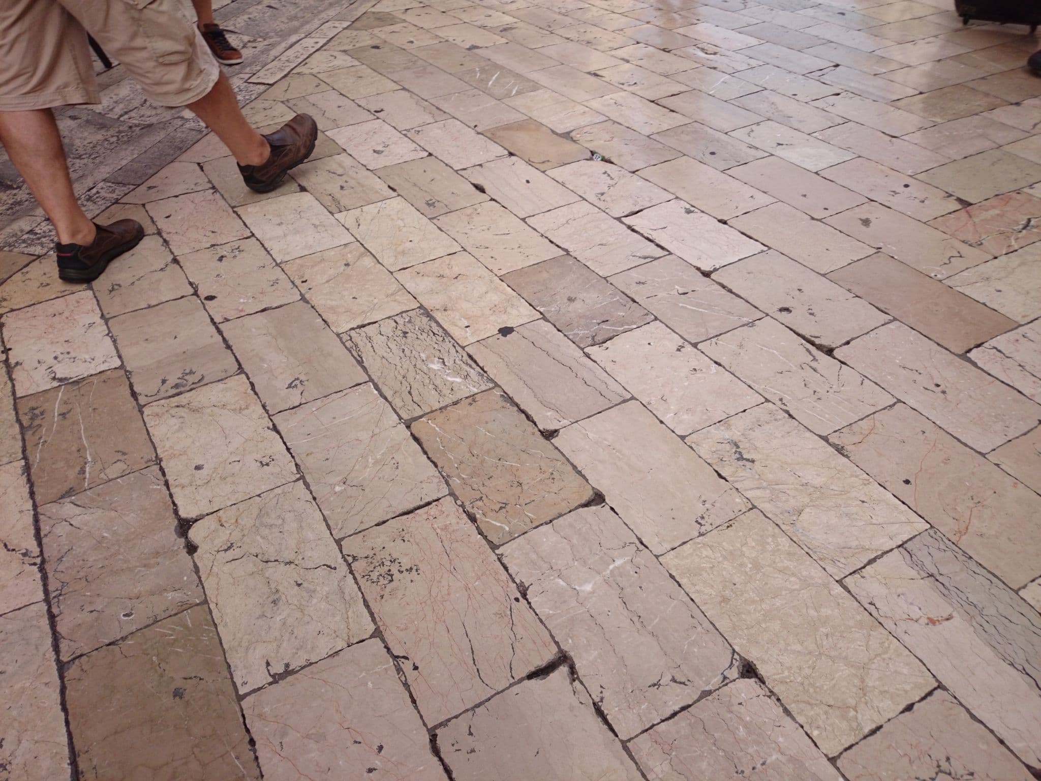 Street view near Studio Sonnet, Dubrovnik — © ebel (CC BY-SA · Mapillary)