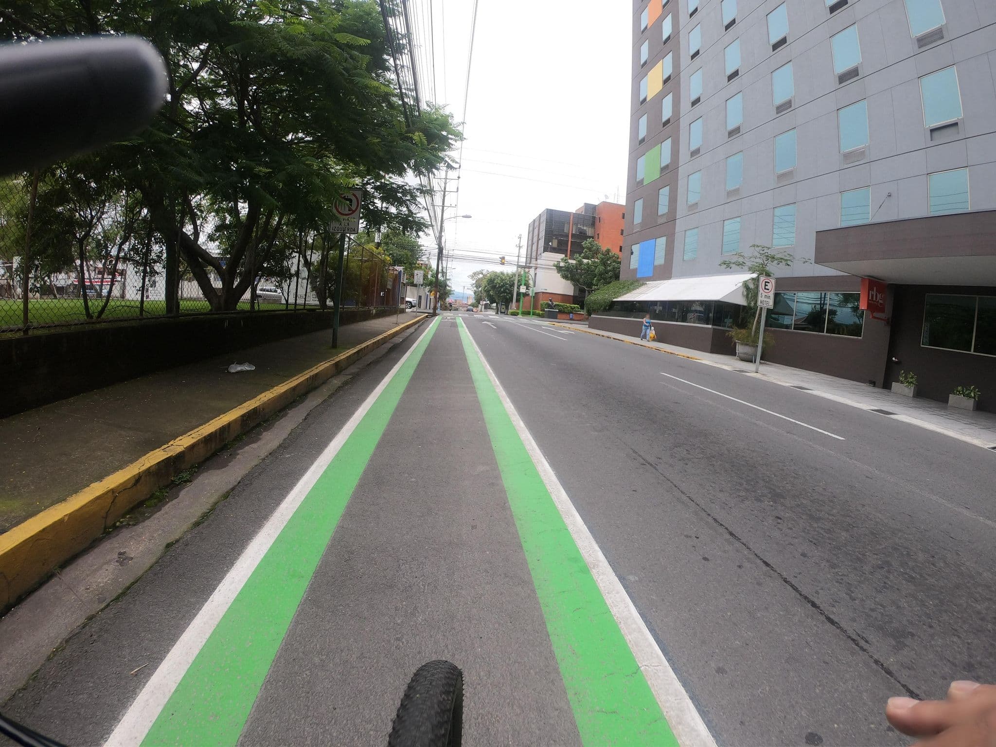 Street view near D Sabana Hotel, San José