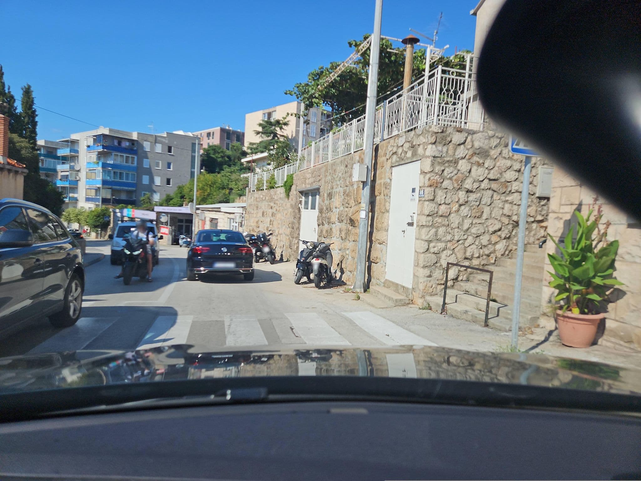 Street view near Apartments Dien Dubrovnik, Mokošica — © toho (CC BY-SA · Mapillary)