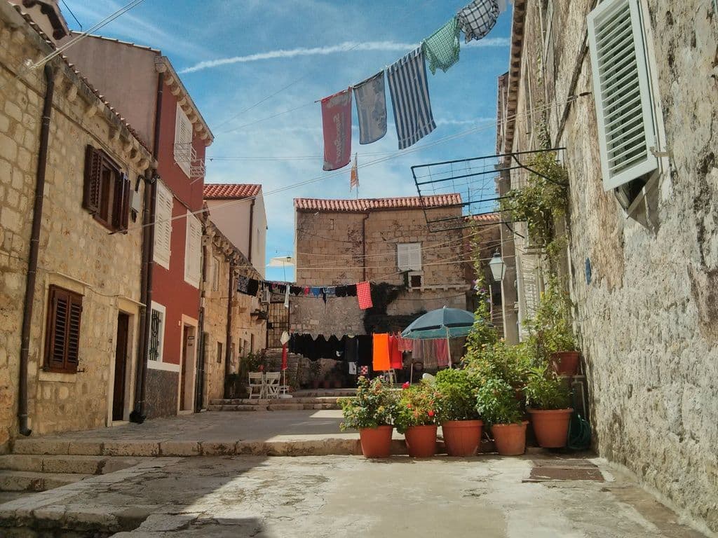Street view near Apartment Energy house, Dubrovnik — © janvanbekkum (CC BY-SA · Mapillary)