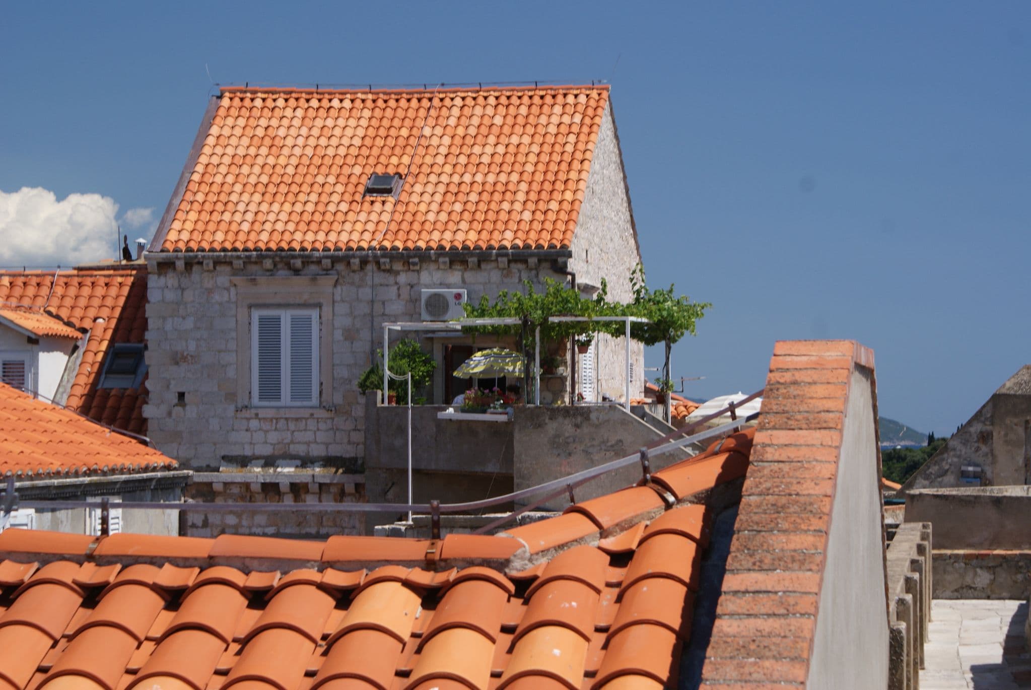 Street view near Castellum Apartments, Dubrovnik — © allefm (CC BY-SA · Mapillary)