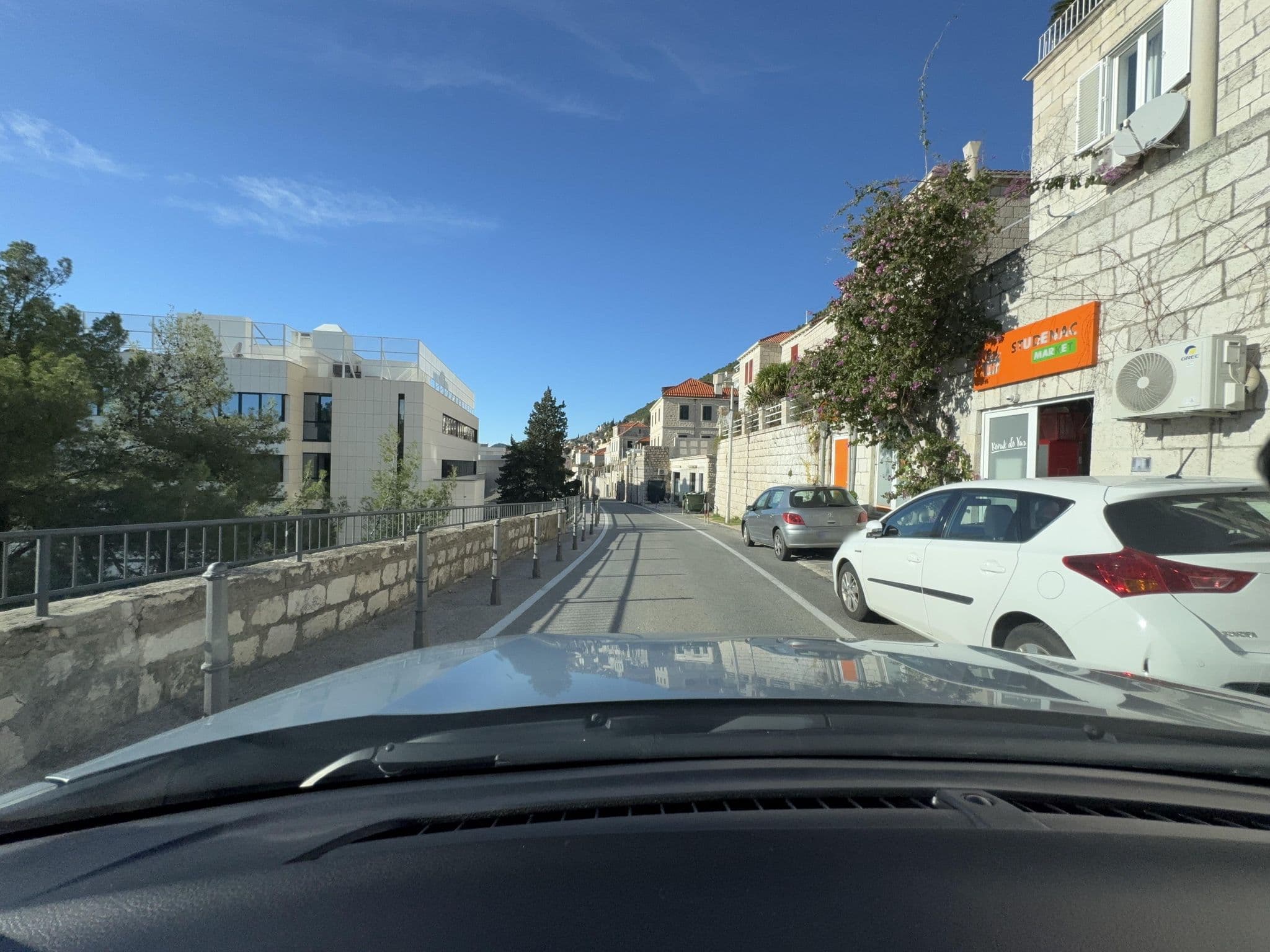 Street view near Sea View Apartment Beatrice by Irundo, Dubrovnik — © filipb (CC BY-SA · Mapillary)