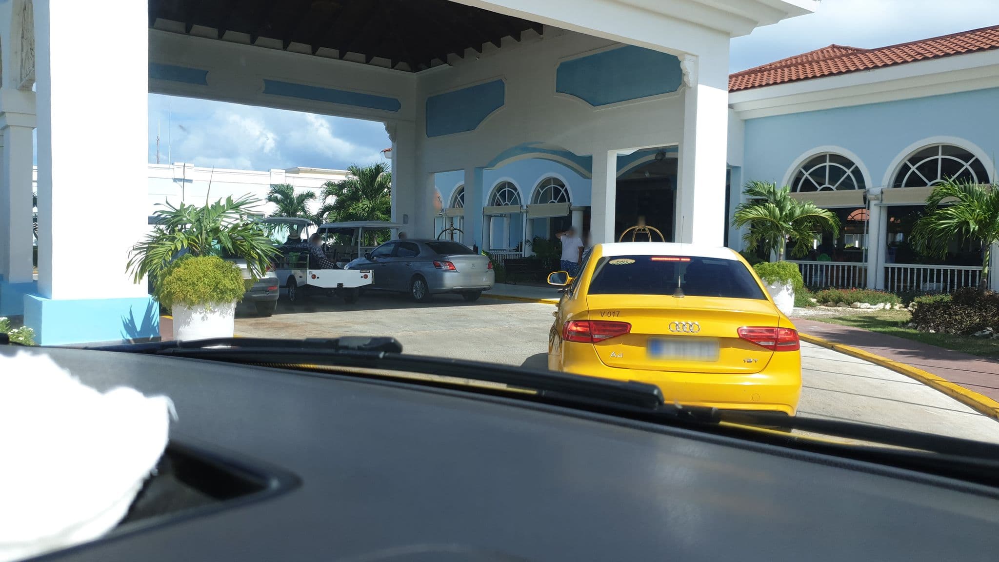 Street view near Grand Memories Cayo Santa María, Yaguajay — © mappi (CC BY-SA · Mapillary)