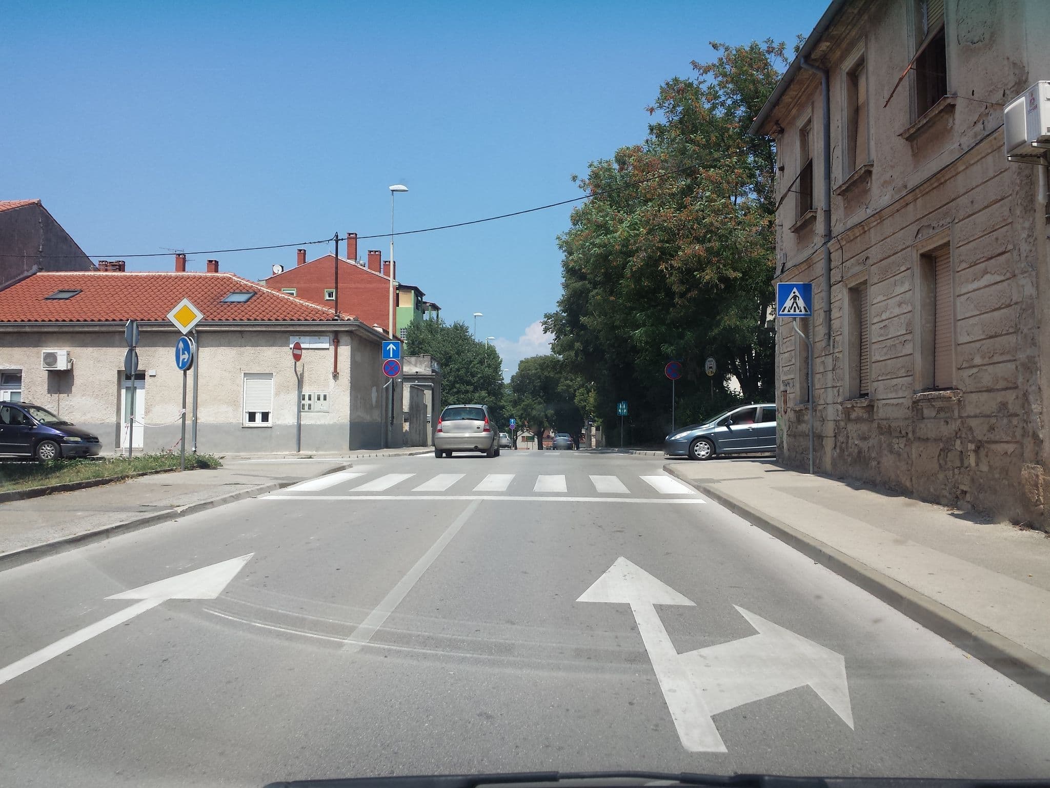 Street view near Apartment Mirta, Pula — © brocaloid15 (CC BY-SA · Mapillary)