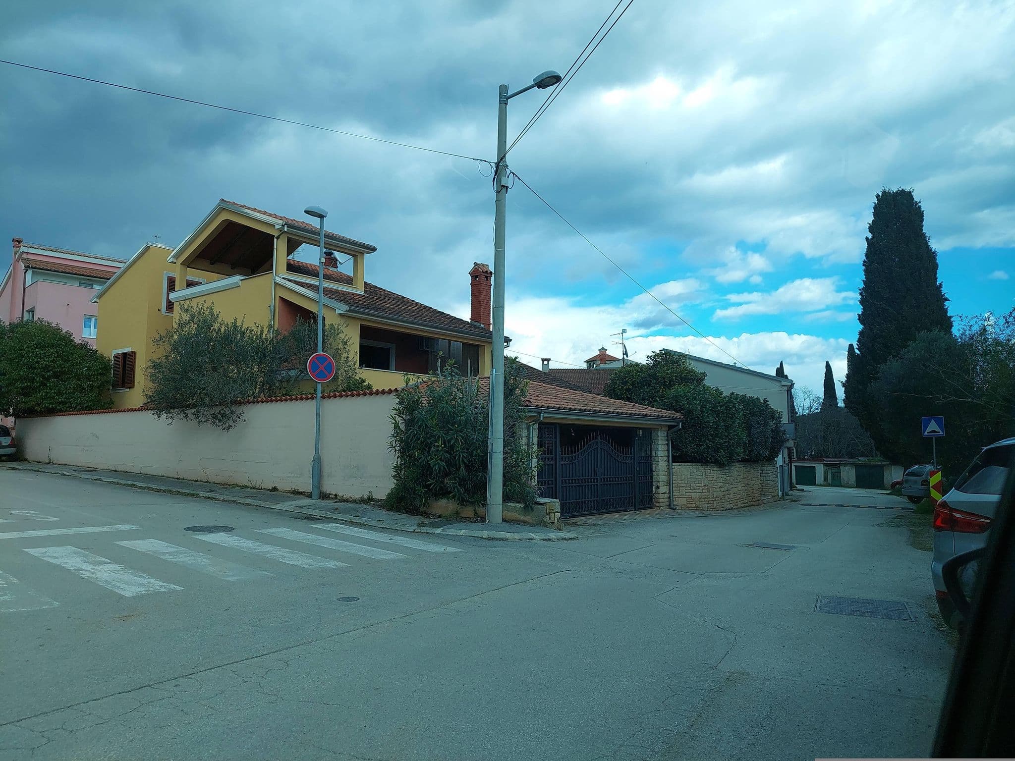 Street view near Holiday Pool House, Pula — © ZMRN (CC BY-SA · Mapillary)