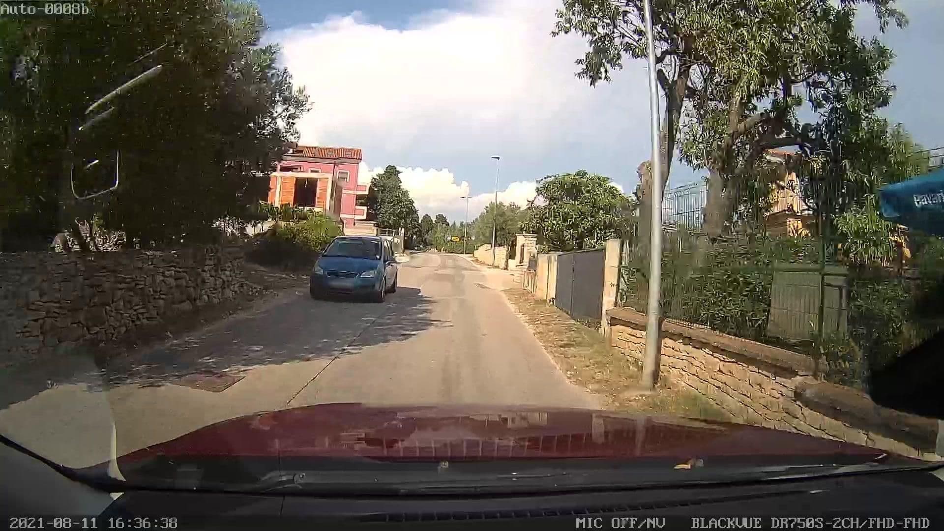 Street view near Apartments Belvedere Fazana, Fažana — © rdnnk (CC BY-SA · Mapillary)