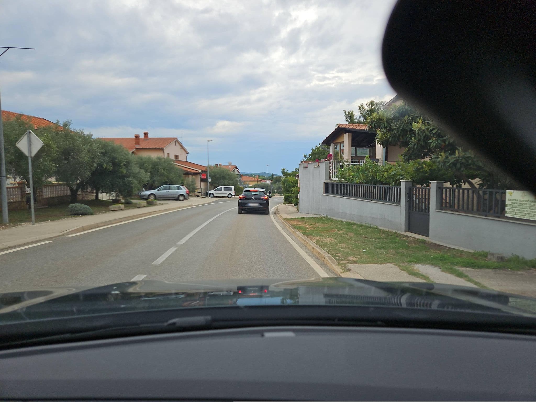 Street view near Apartments Suzana 1403, Fažana — © toho (CC BY-SA · Mapillary)