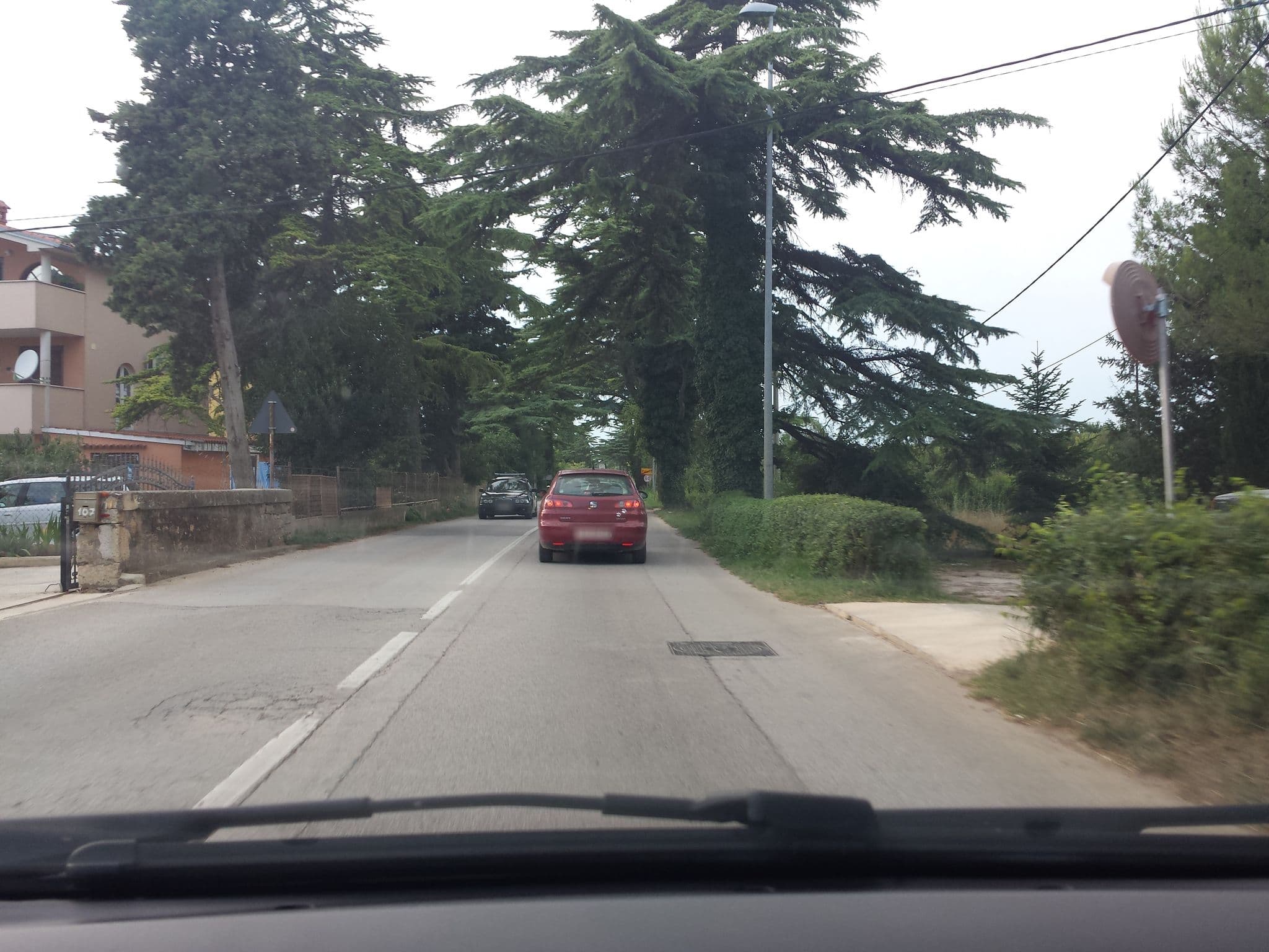 Street view near Apartment Bozo 1631, Valbandon — © brocaloid15 (CC BY-SA · Mapillary)