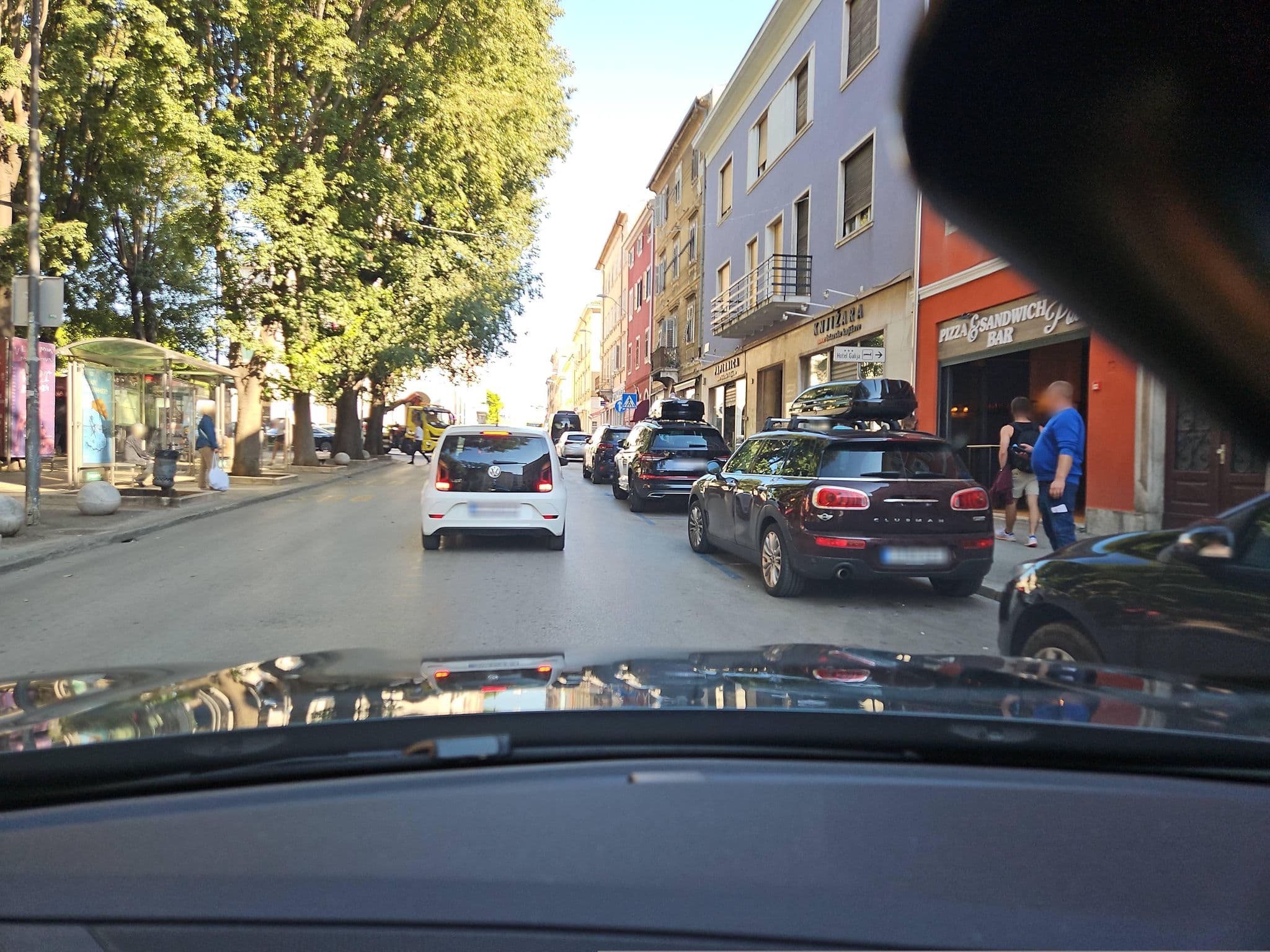 Street view near Apartments Korzo, Pula — © toho (CC BY-SA · Mapillary)