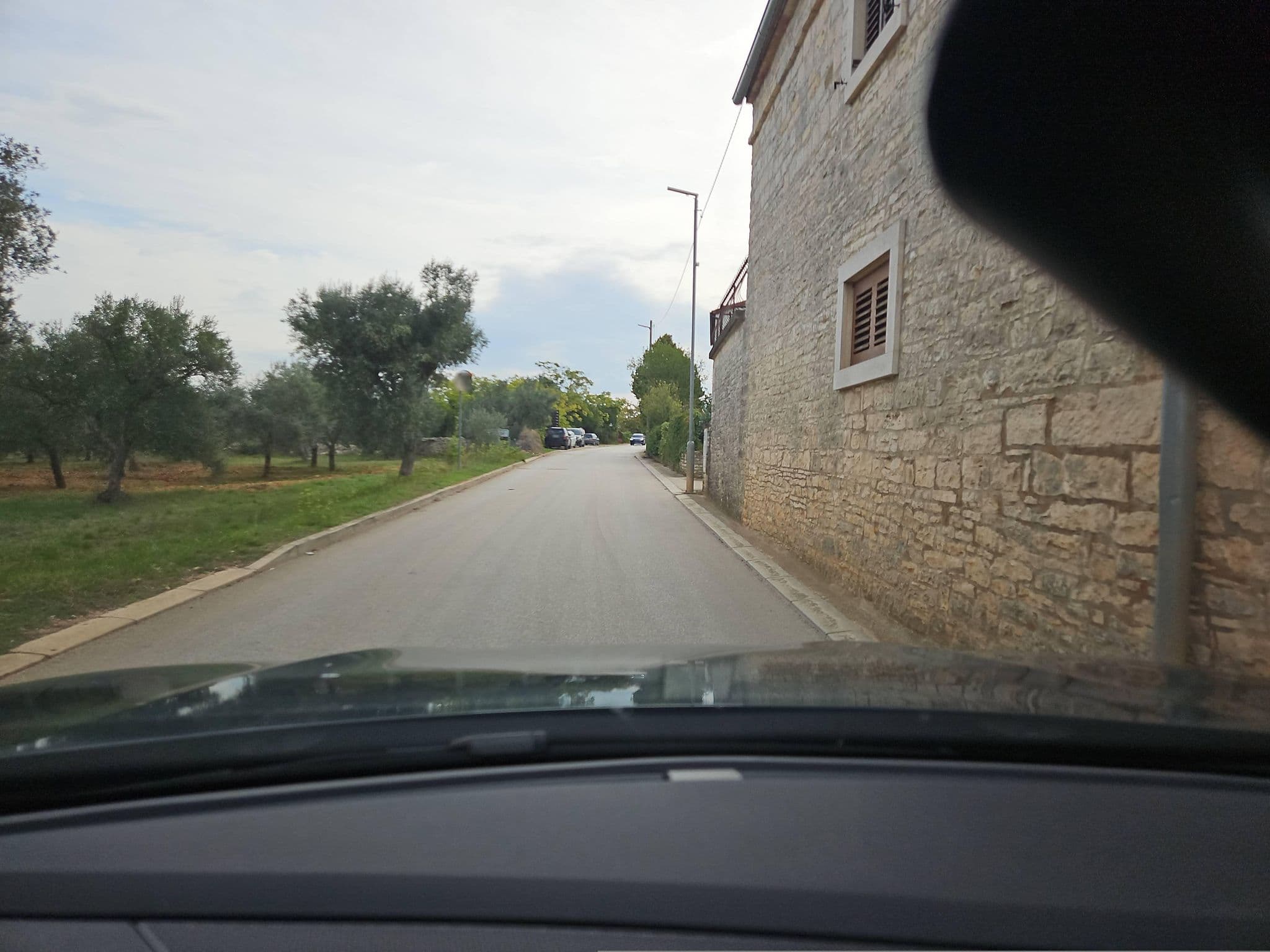 Street view near Apartments Marco Peroj, Fažana — © toho (CC BY-SA · Mapillary)