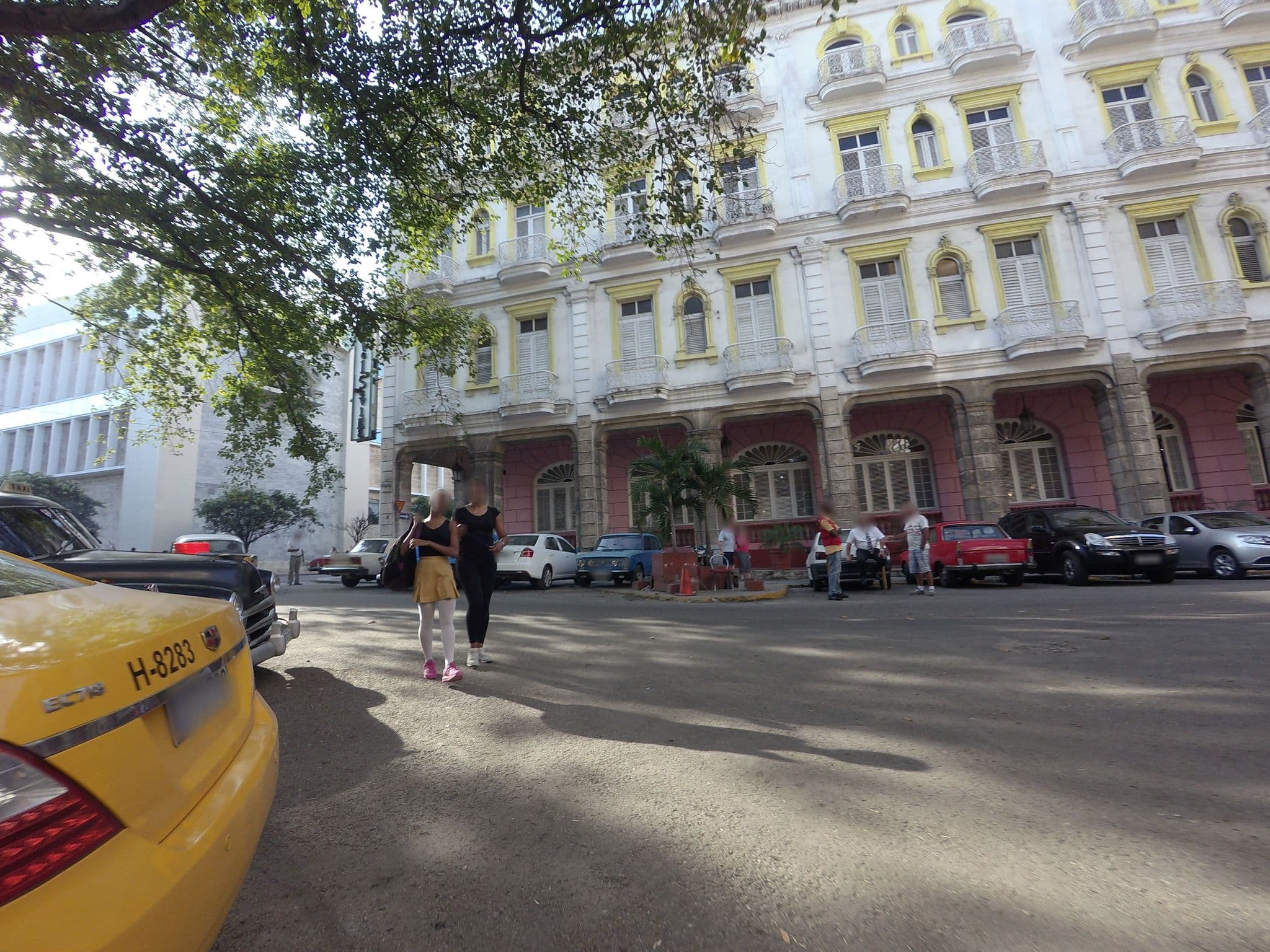 Street view near Hotel Sevilla, La Habana Vieja