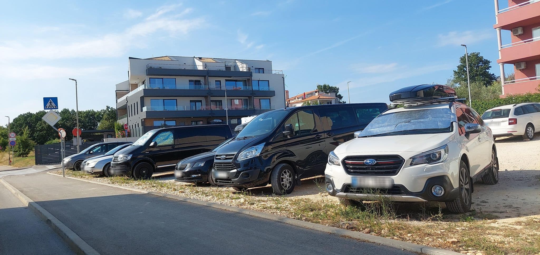 Street view near Apartments Roža Medulin, Medulin — © gzin (CC BY-SA · Mapillary)