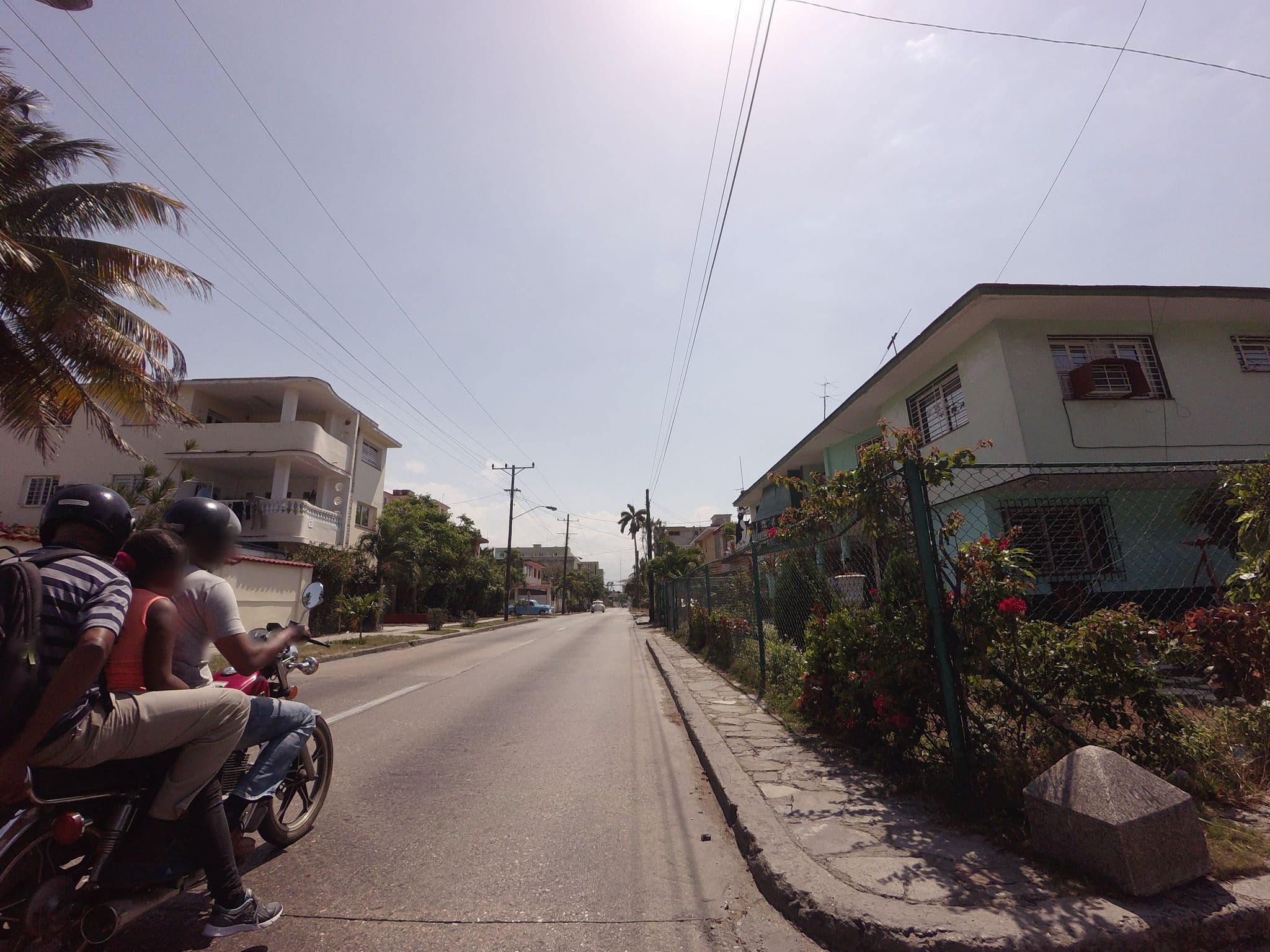 Street view near Hostal Miramar, Almendares