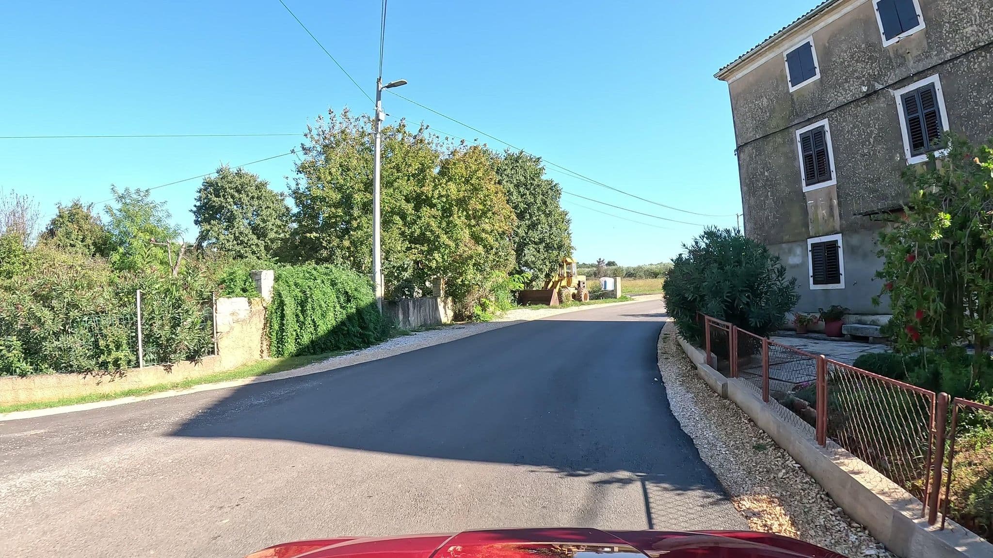 Street view near Apartments Katica, Tar — © tomislavzen12 (CC BY-SA · Mapillary)