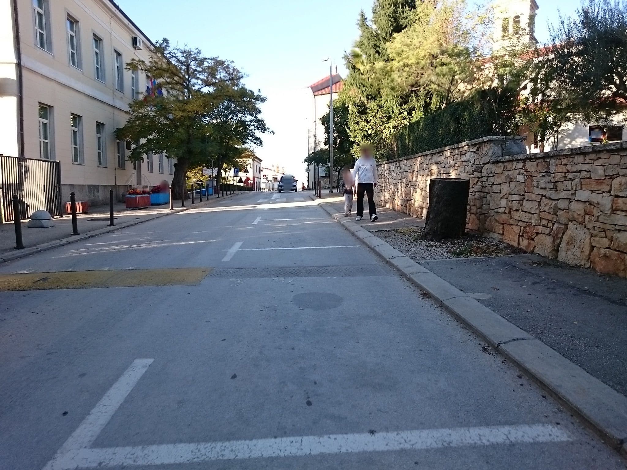 Street view near Rooms Grof, Tar — © voschix (CC BY-SA · Mapillary)