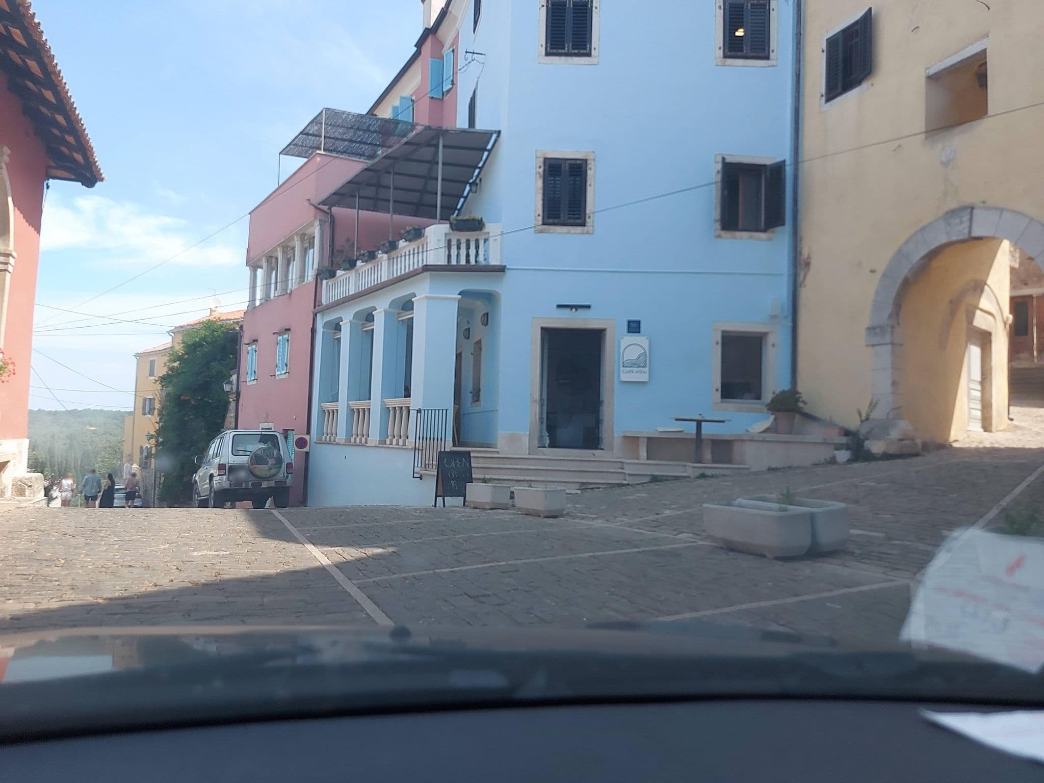 Street view near Rooms Volta, Buzet — © mik007 (CC BY-SA · Mapillary)