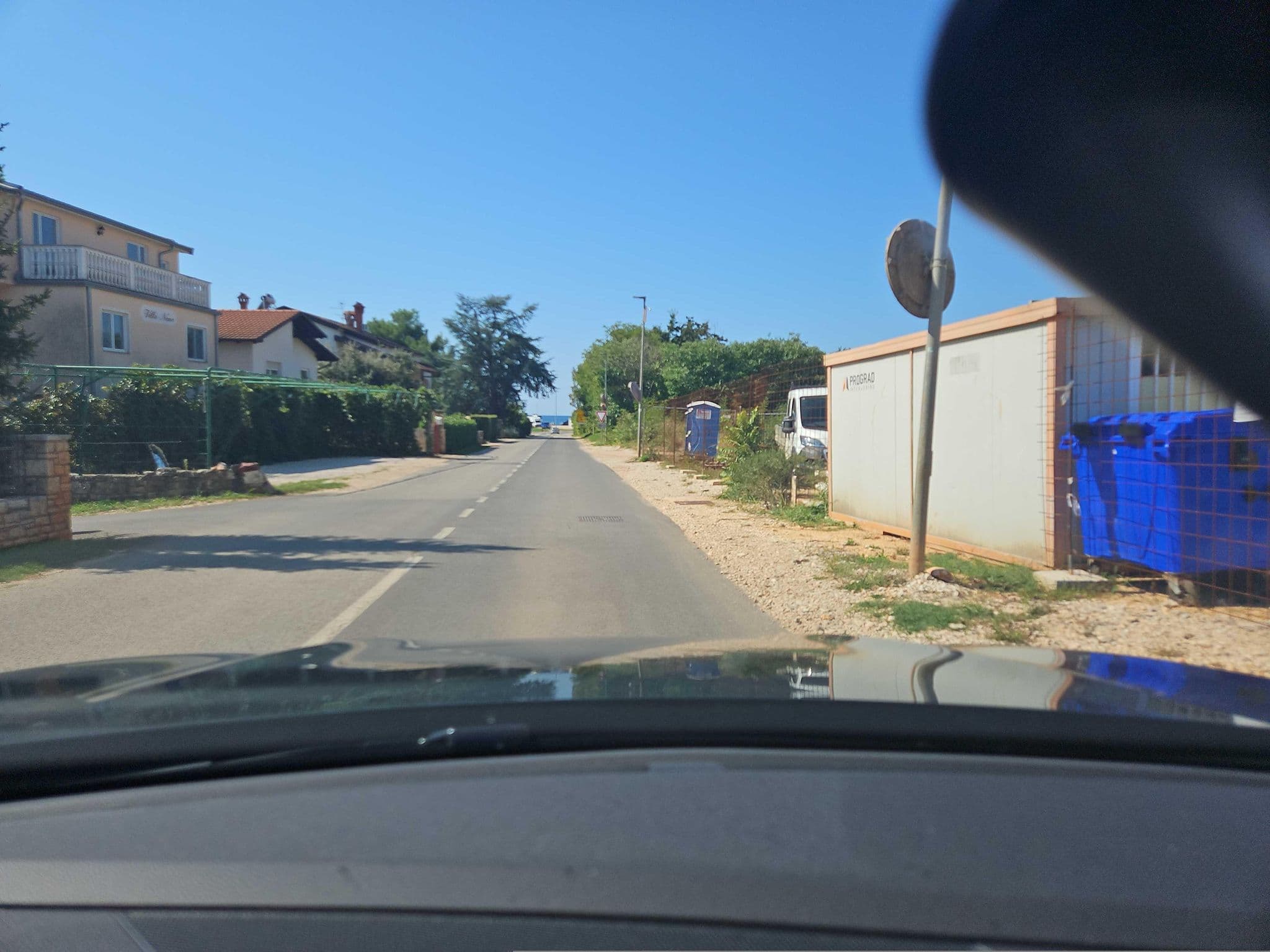 Street view near Apartment Karigador Dajla, Novigrad — © toho (CC BY-SA · Mapillary)