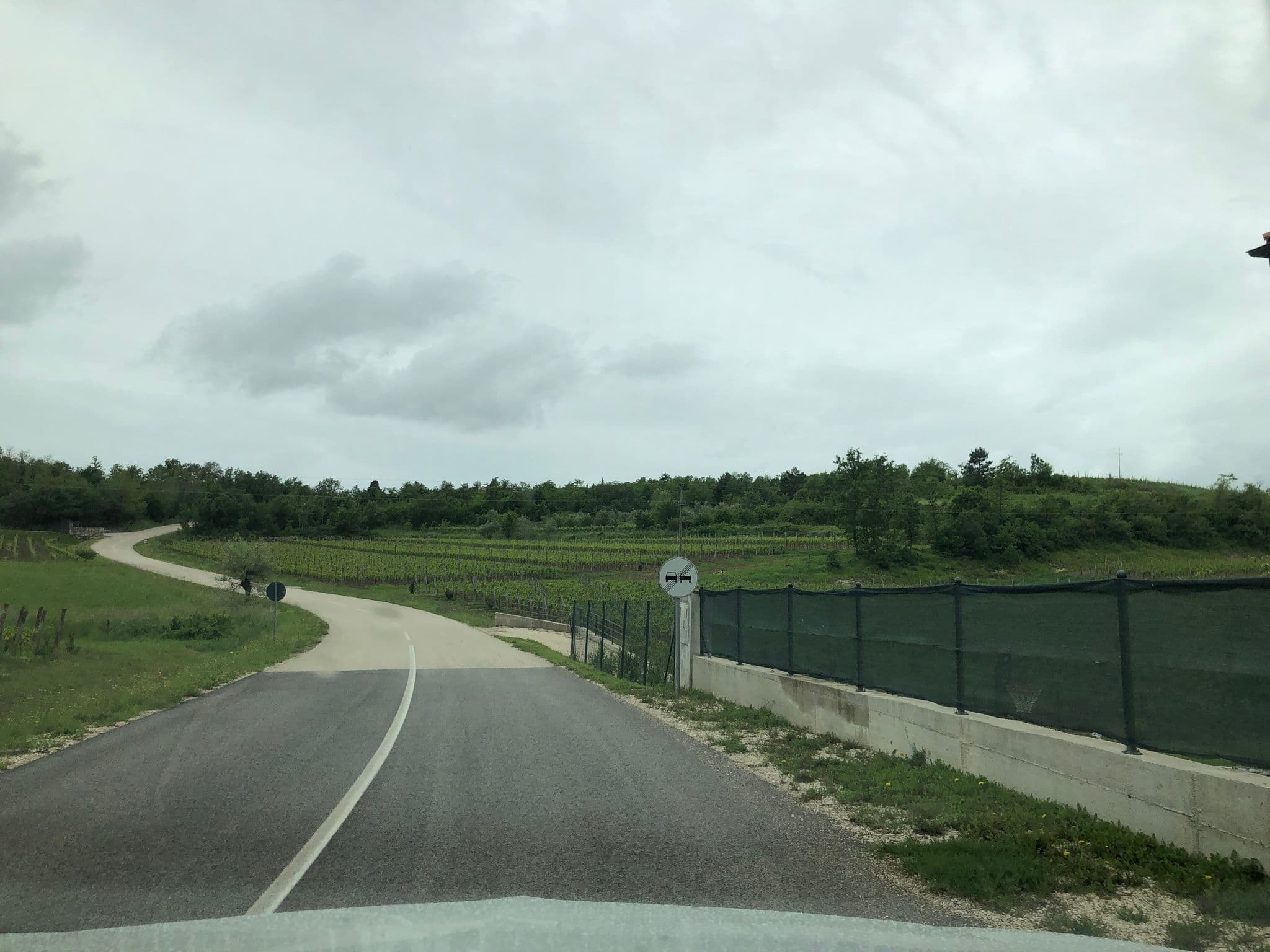 Street view near Villa Kanedolo, Buje — © derzornigemarkus (CC BY-SA · Mapillary)