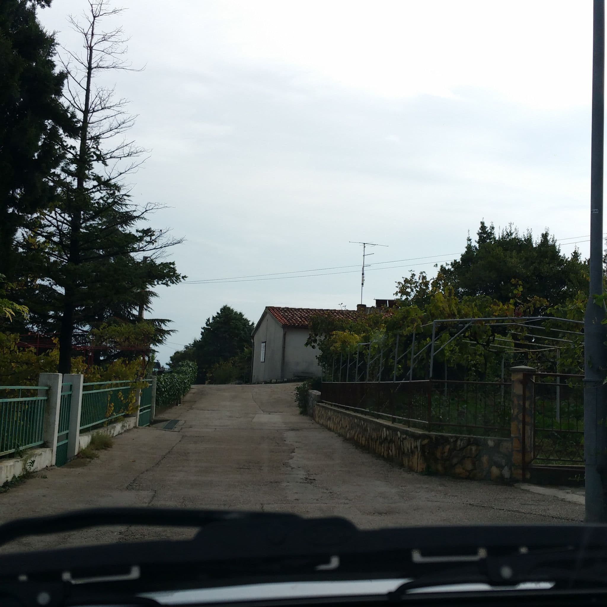 Street view near Rooms Hodanić, Krk — © kalle385 (CC BY-SA · Mapillary)
