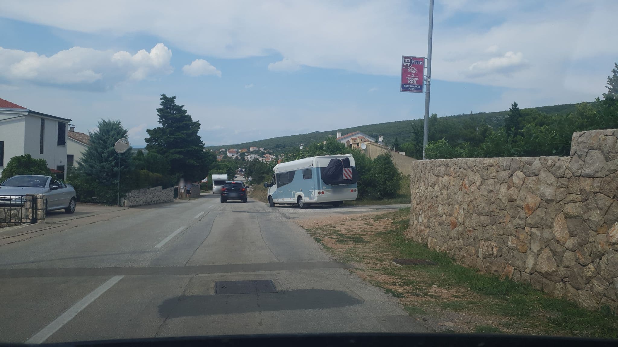 Street view near Apartmani Kurjaković - Punat, Punat — © b166er (CC BY-SA · Mapillary)