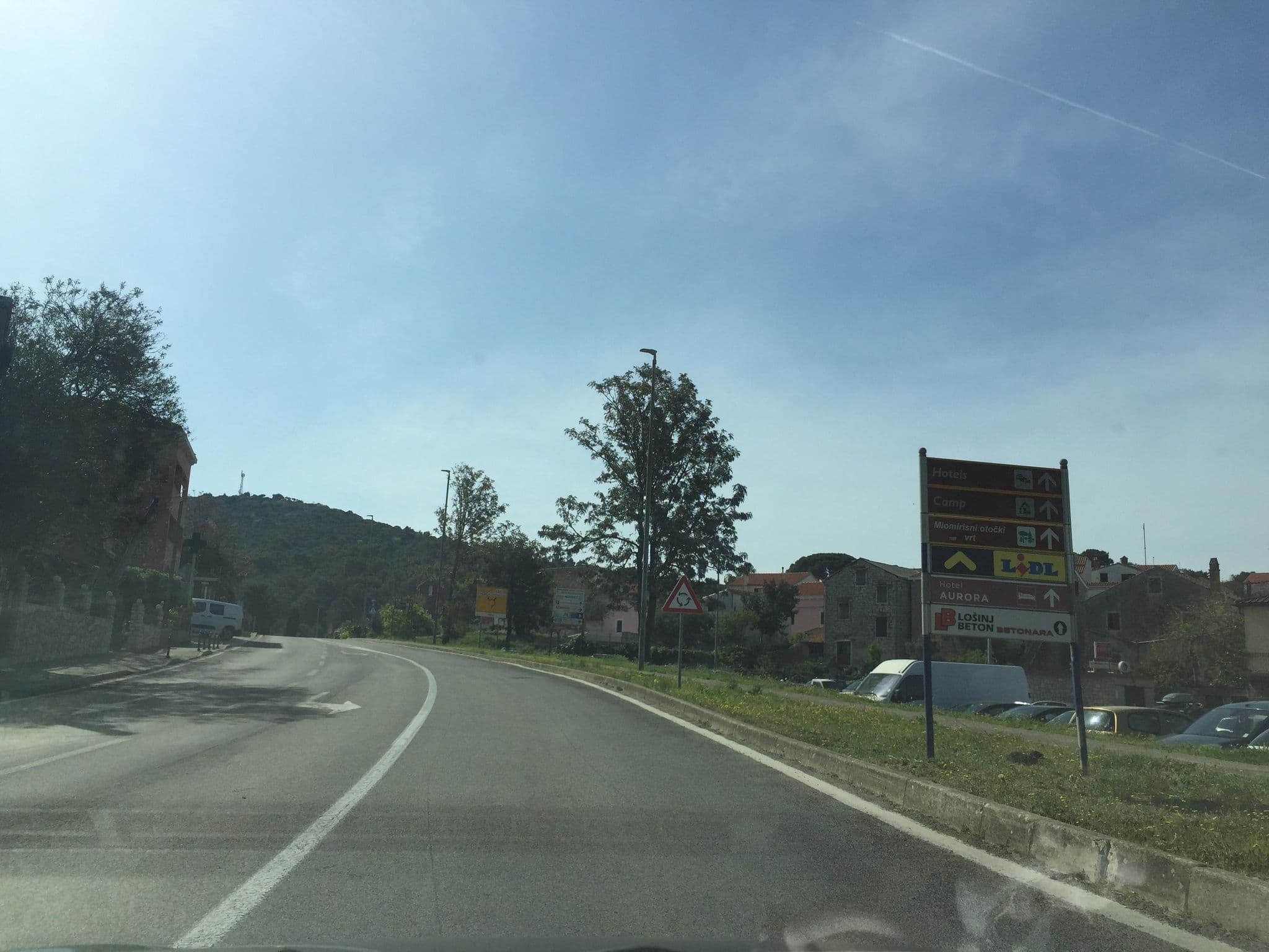 Street view near Apartment Oleander, Mali Lošinj — © igorzo (CC BY-SA · Mapillary)