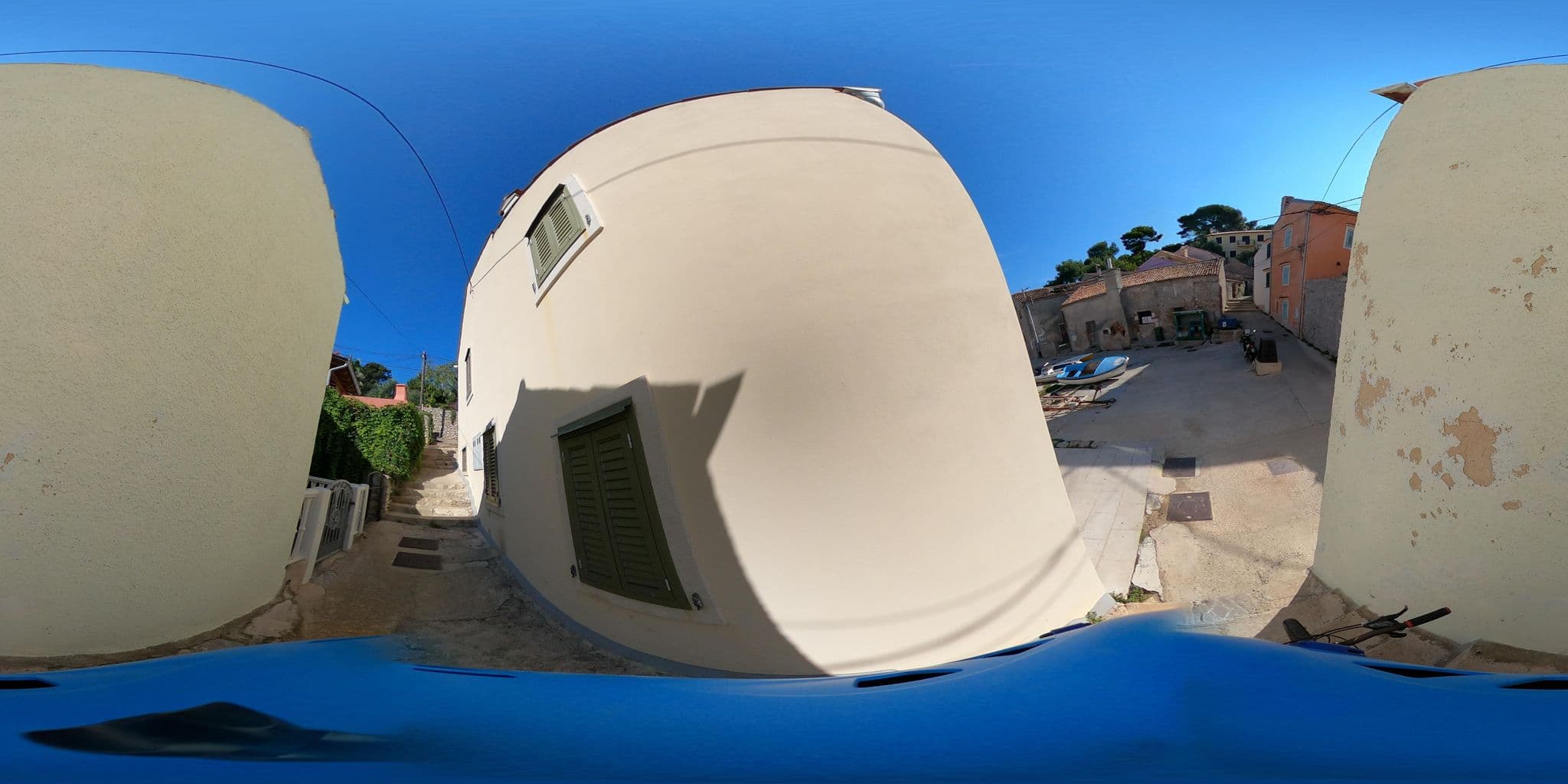 Street view near Losinjroberta.Com, Mali Lošinj — © isvedic (CC BY-SA · Mapillary)