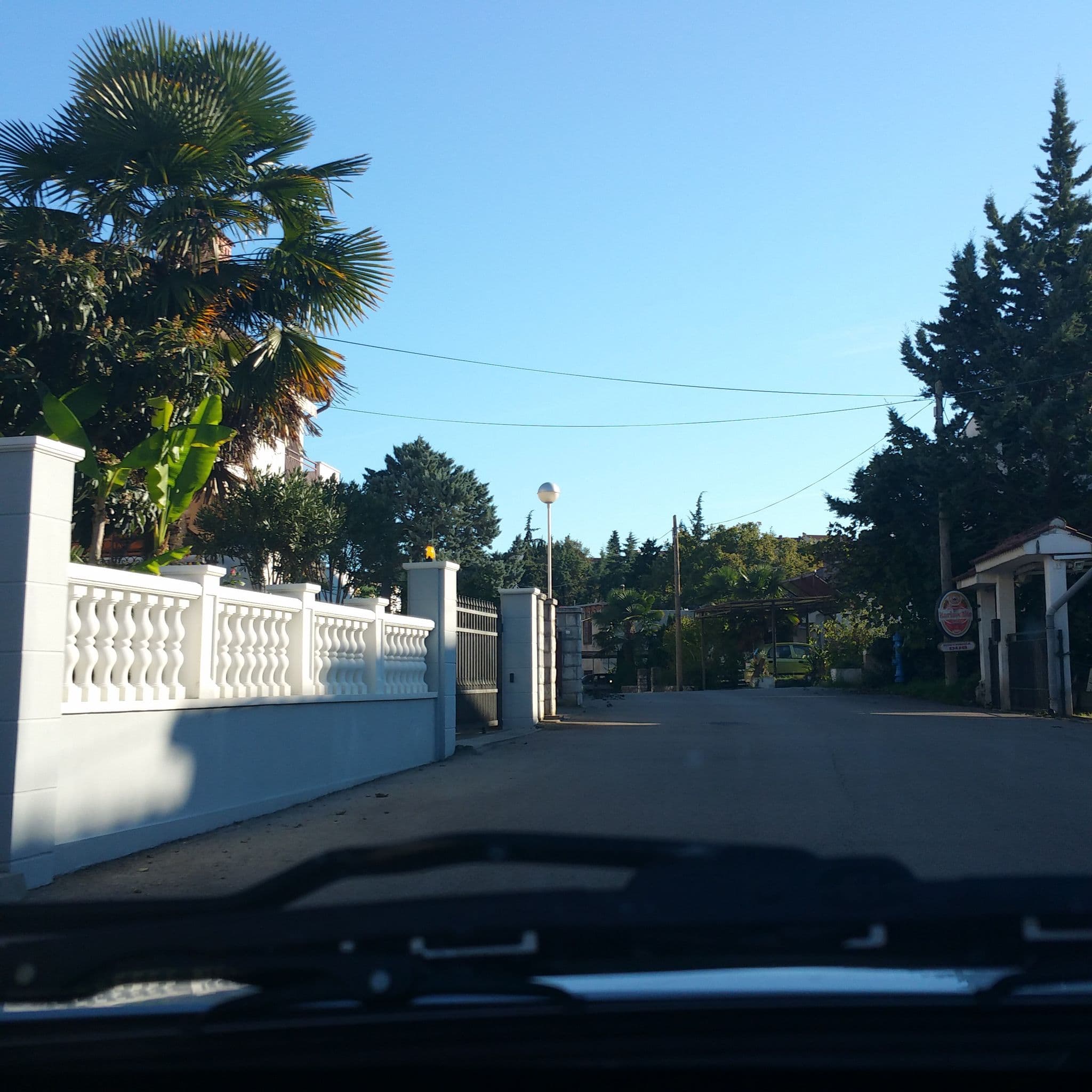 Street view near Apartments Jole, Njivice — © kalle385 (CC BY-SA · Mapillary)