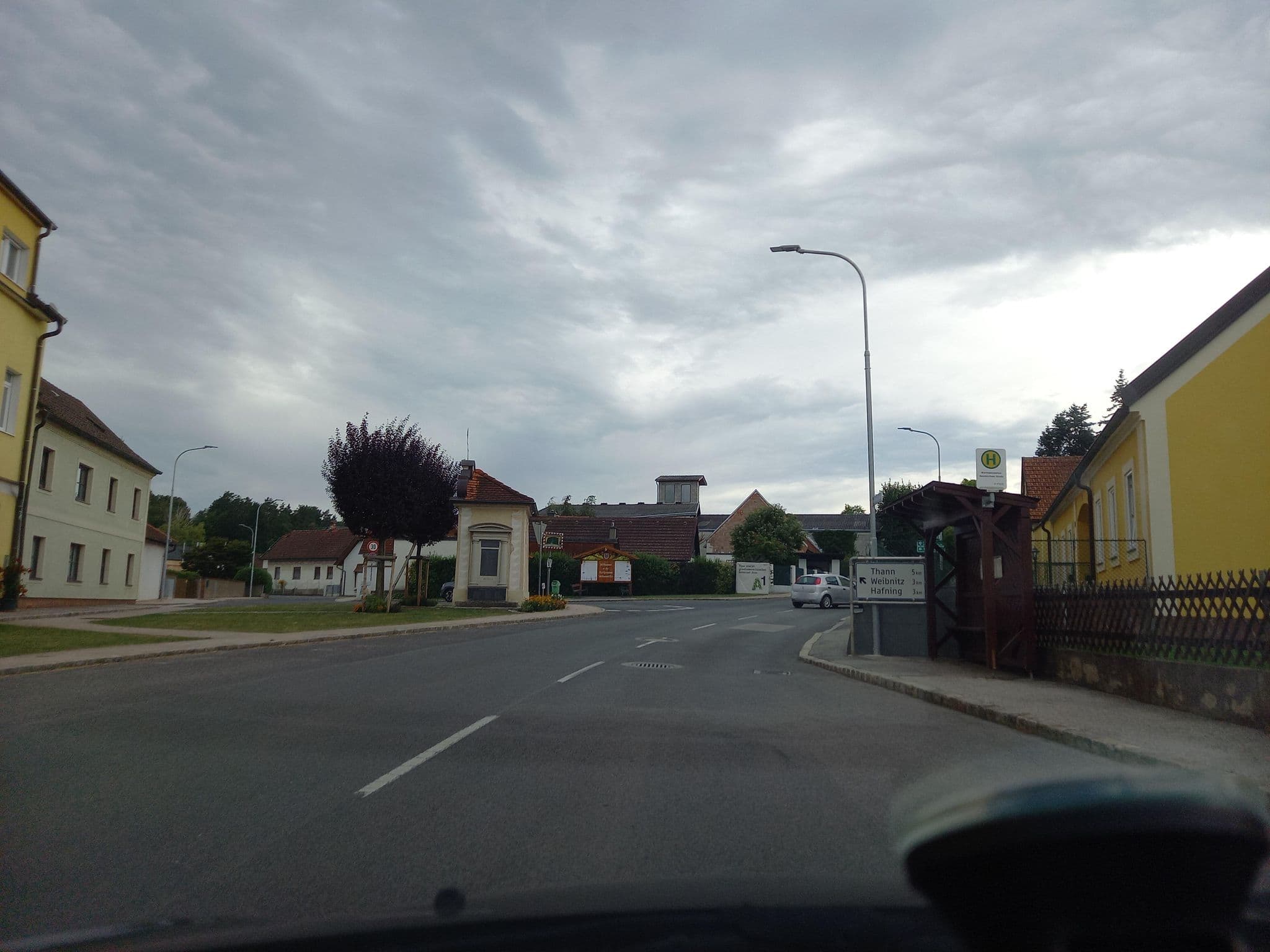 Street view near Wartmannstetterhof, Neunkirchen — © bbdr (CC BY-SA · Mapillary)