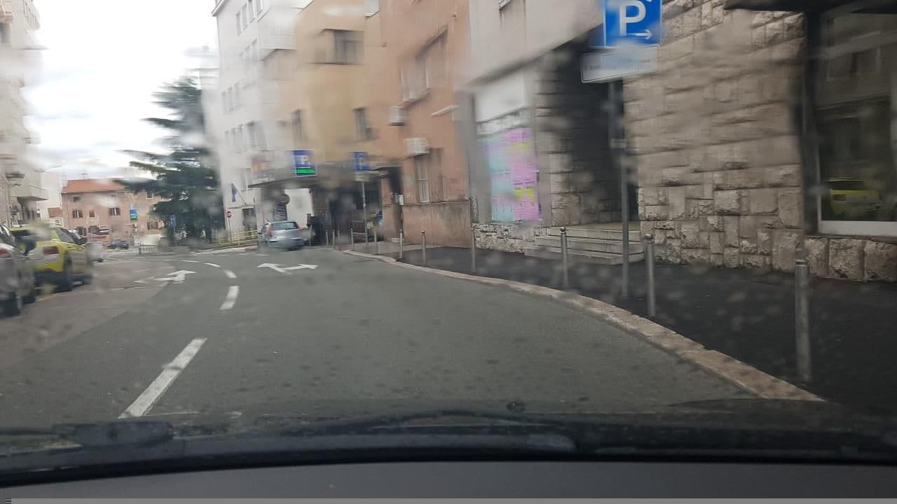 Street view near Rijeka apartments - Vanna, Rijeka — © mik007 (CC BY-SA · Mapillary)