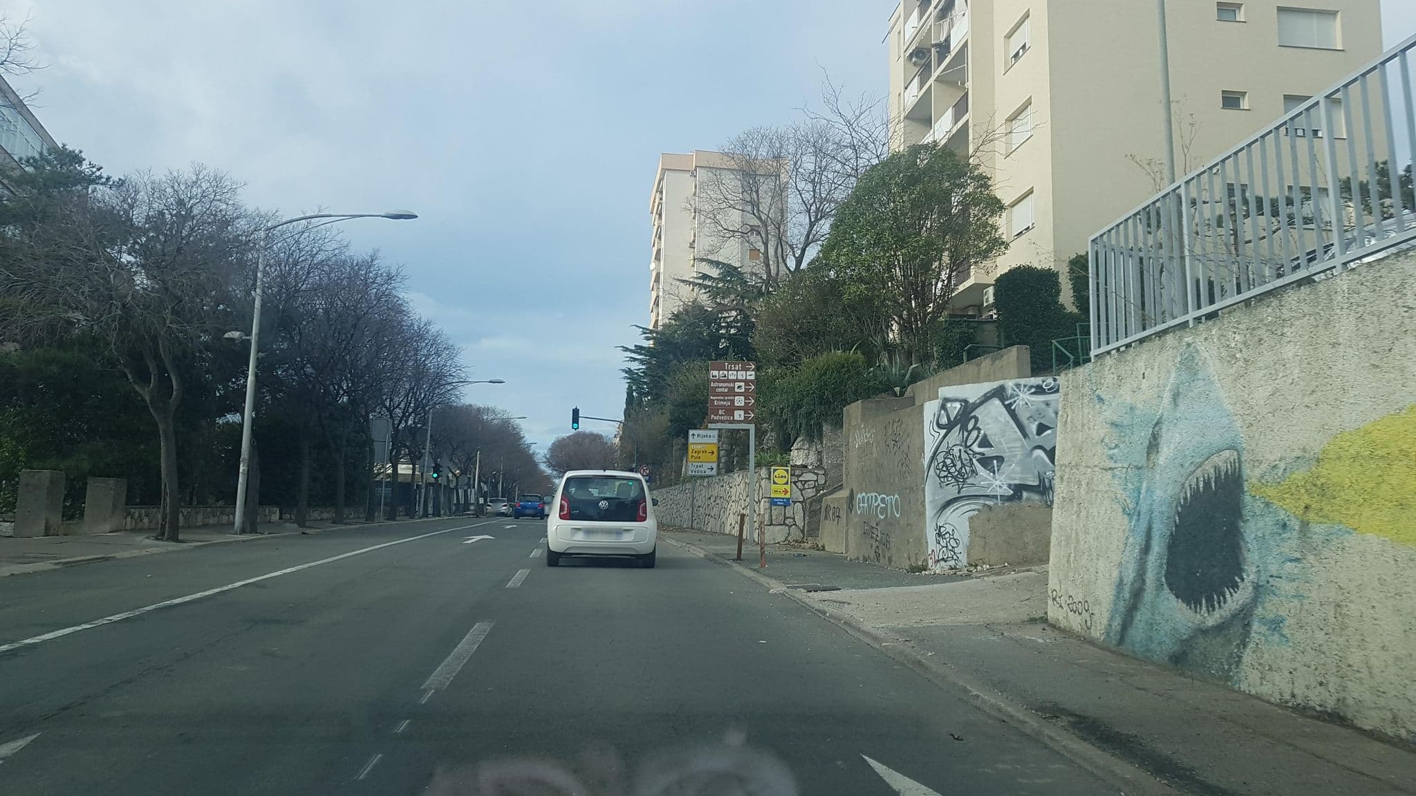 Street view near Volcano Rijeka, Rijeka — © igorzo (CC BY-SA · Mapillary)