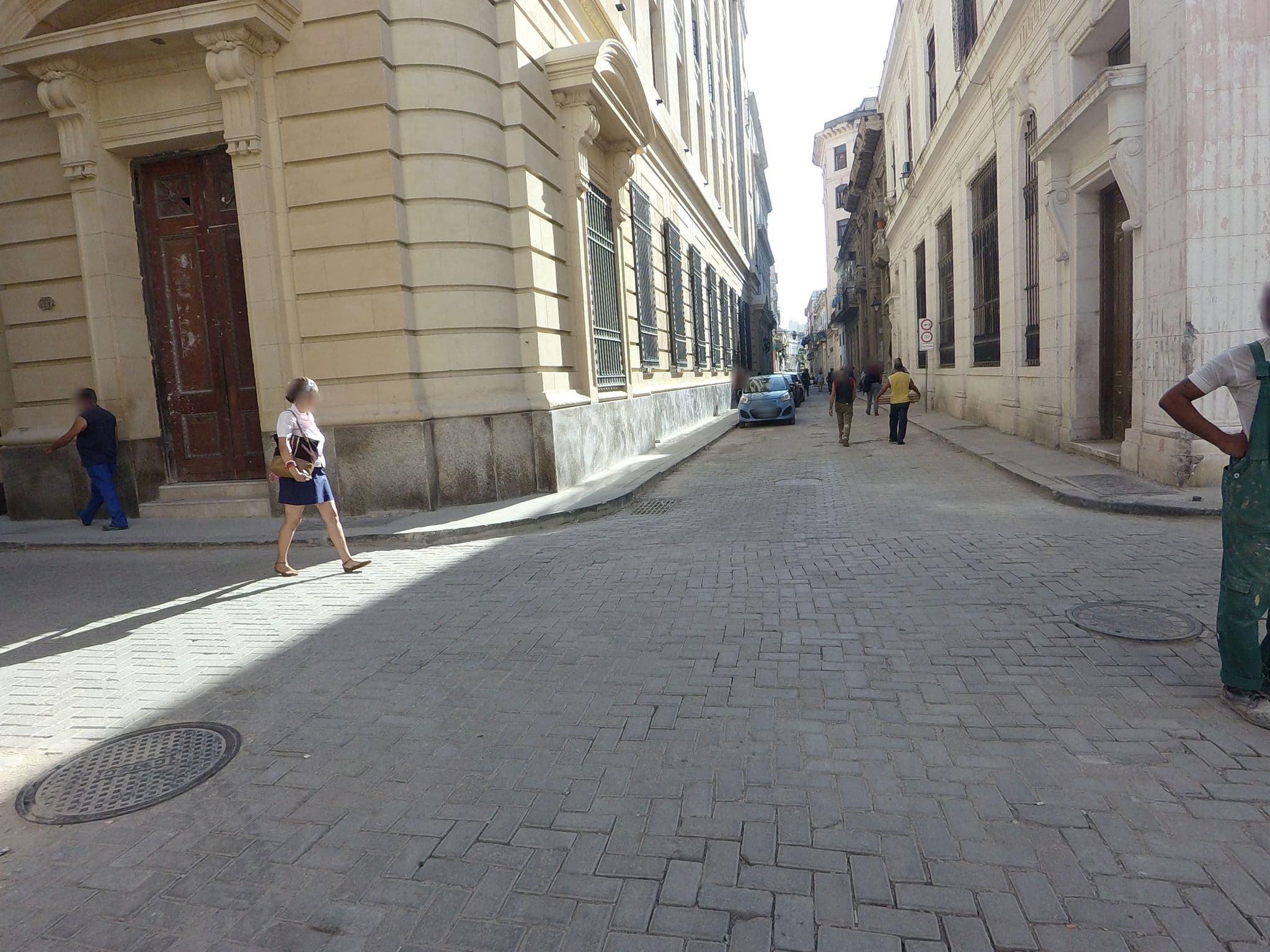 Street view near Alfredo y Vicki (Apartment Rent), La Habana Vieja