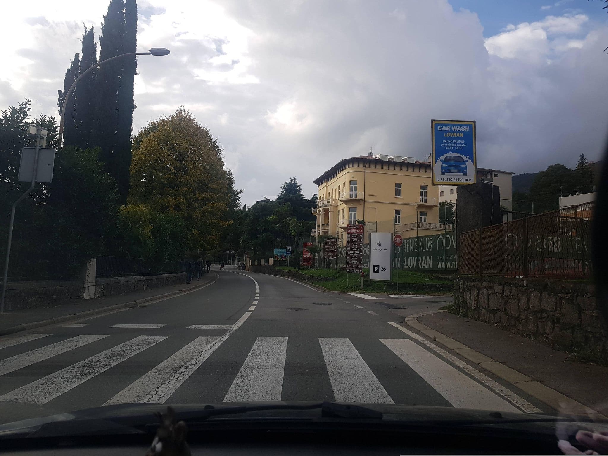 Street view near Nora’s Room, Lovran — © igorzo (CC BY-SA · Mapillary)