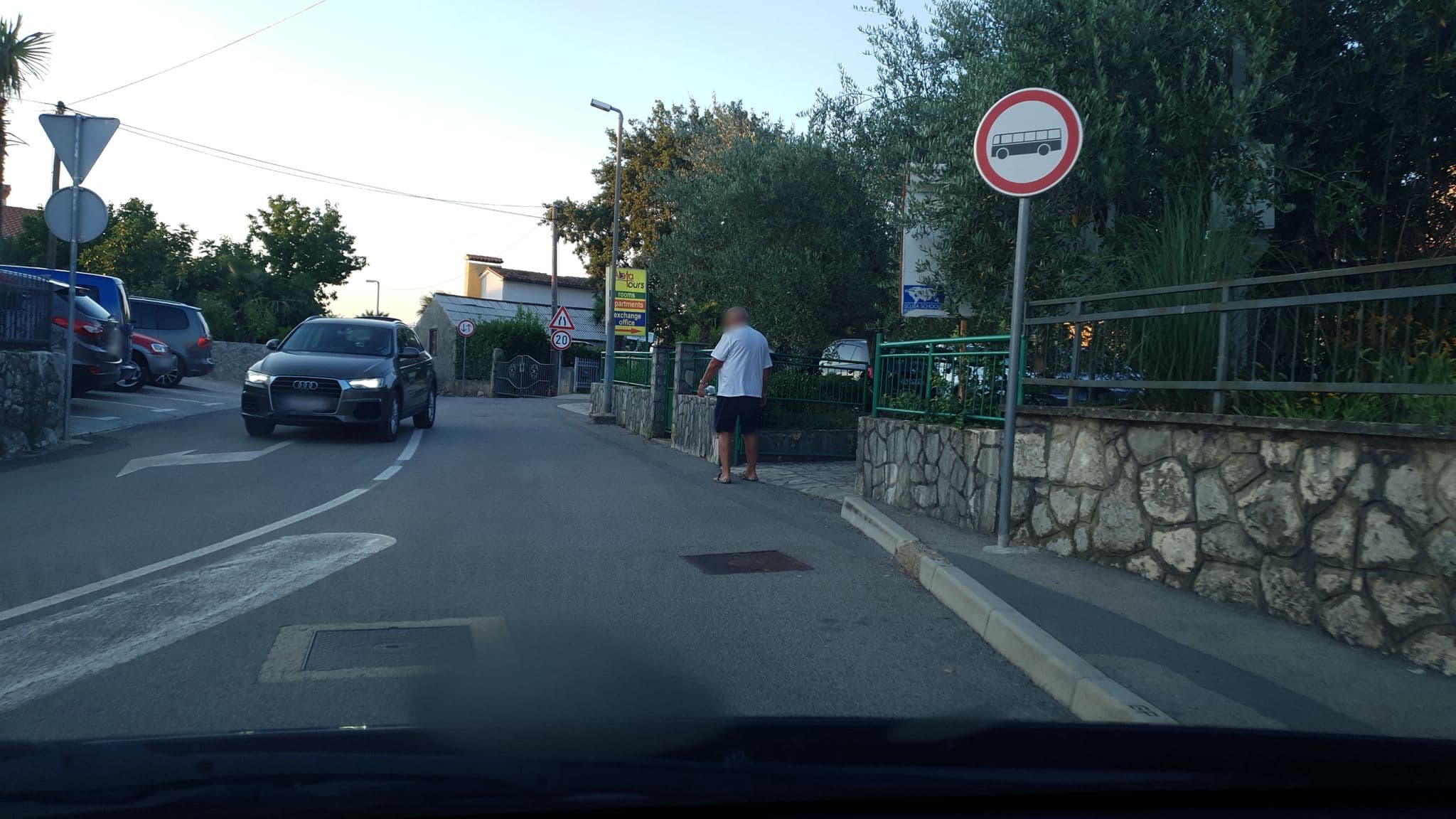 Street view near Apartments Sunset, Njivice — © b166er (CC BY-SA · Mapillary)