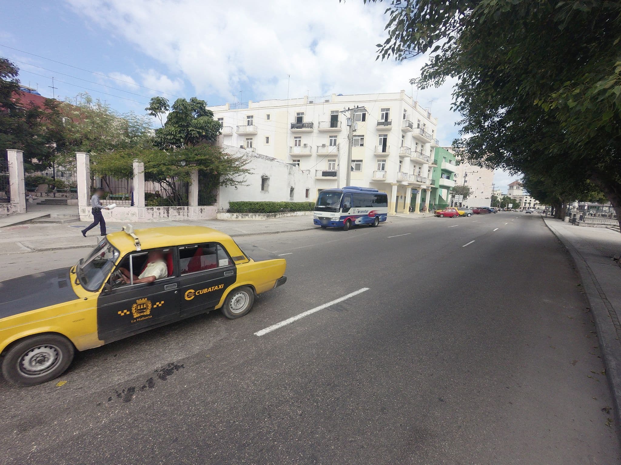 Street view near Casa de renta José, La Habana Vieja