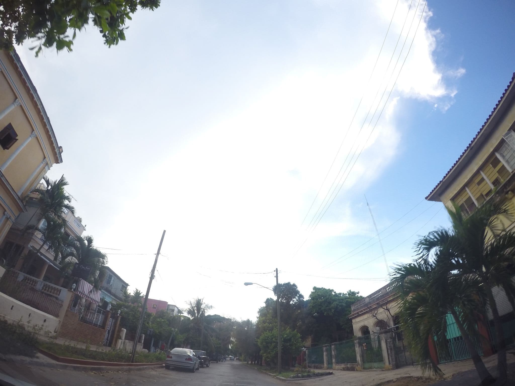 Street view near Doña Juana, Vedado
