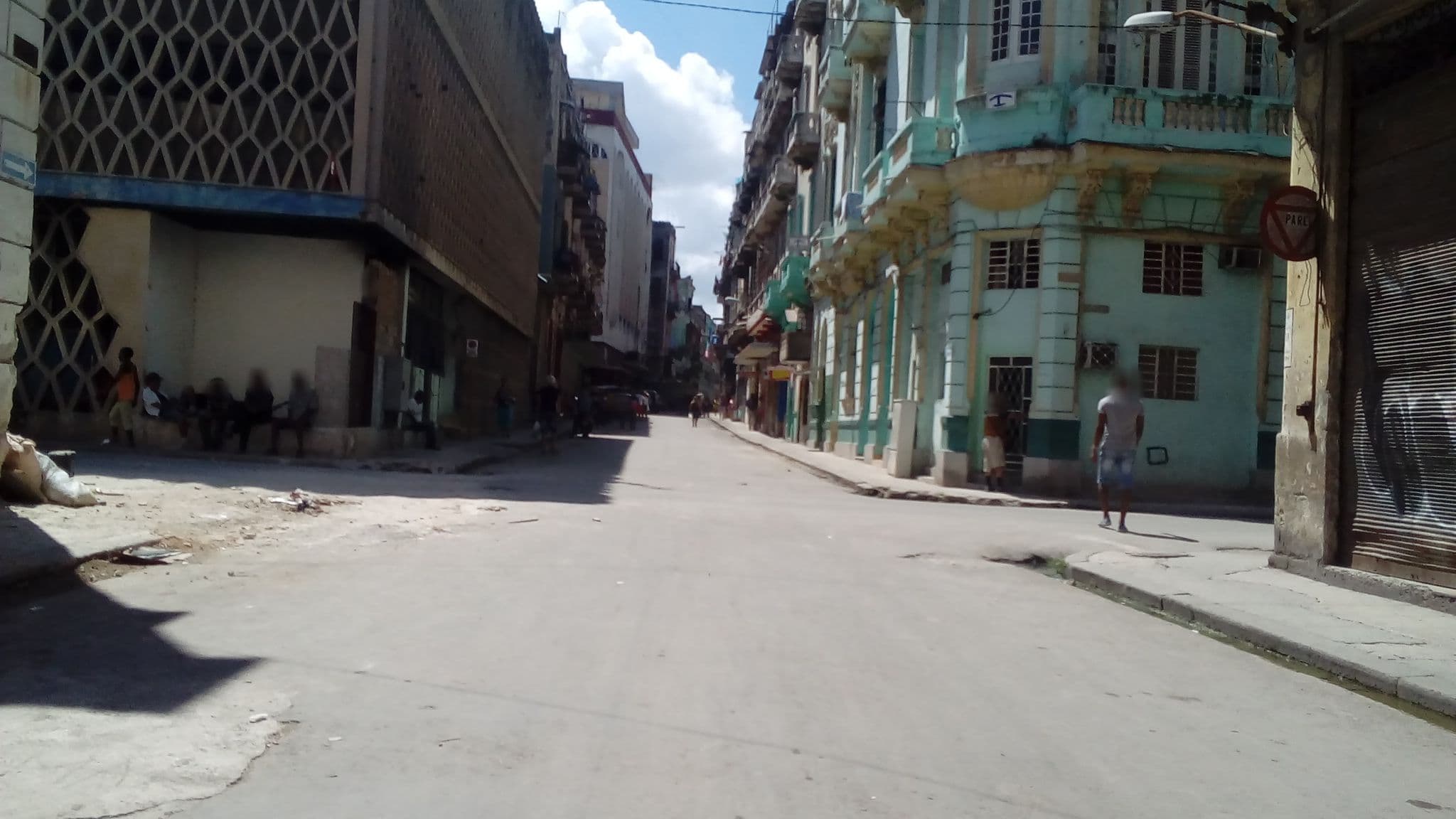 Street view near Casa Concordia, Centro Habana