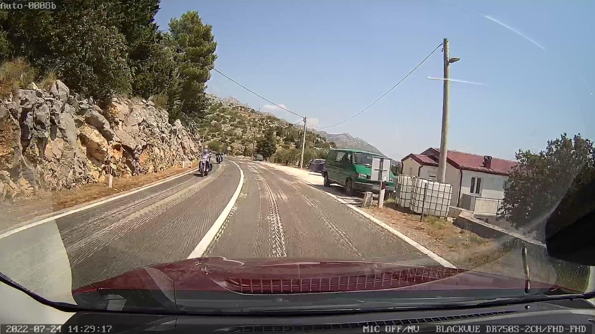 Street view near Apartmani Mila, Vrsi — © rdnnk (CC BY-SA · Mapillary)