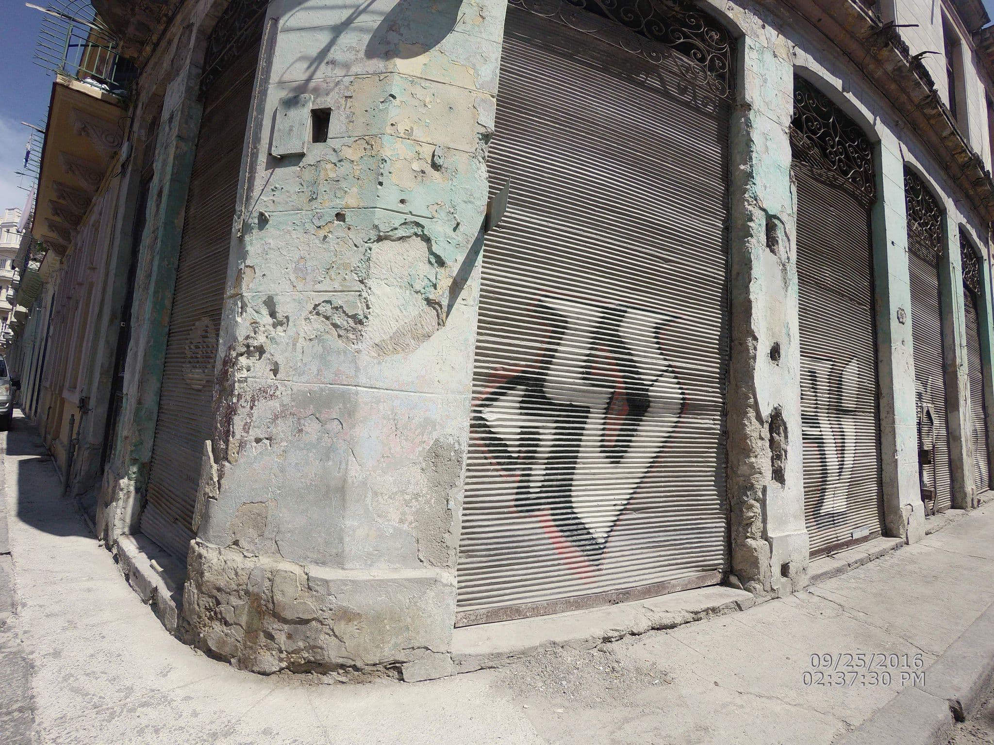 Street view near Casa Particular Colonial Jorge, La Habana Vieja