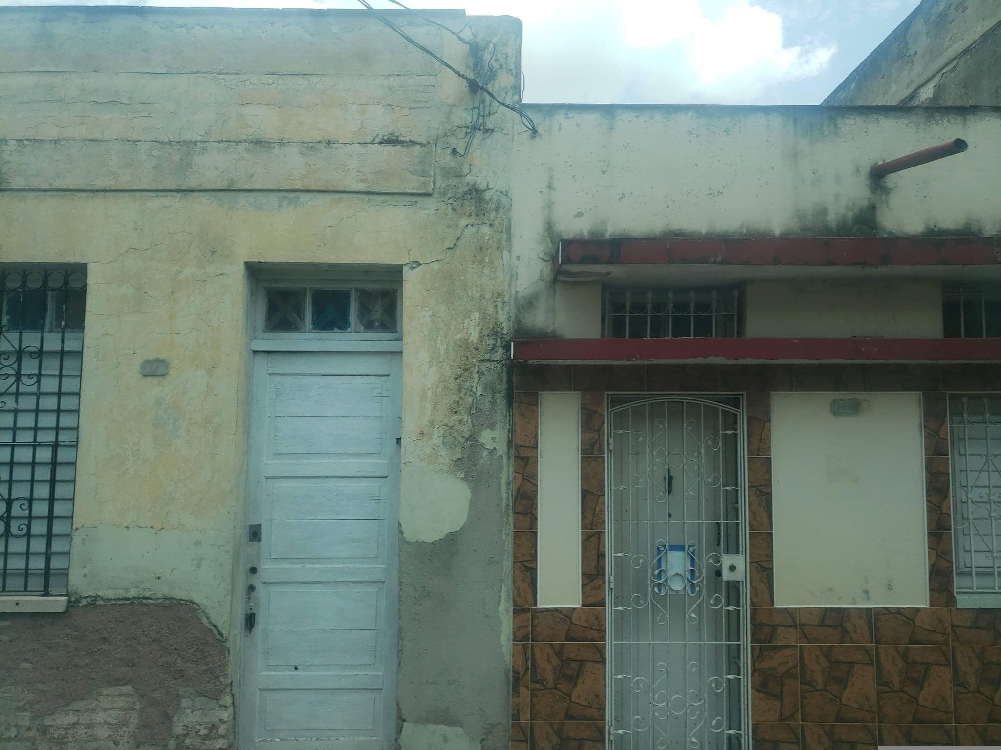 Street view near Buena Vista, Santa Clara