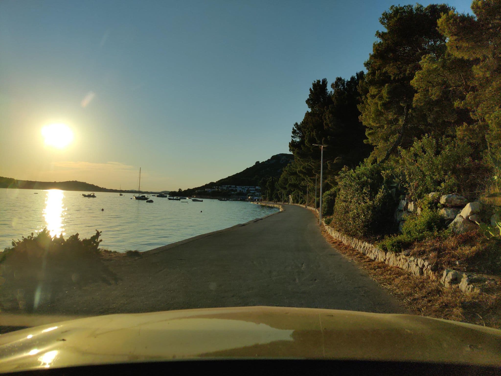 Street view near Apartment Obratov, Tisno — © kietlak (CC BY-SA · Mapillary)