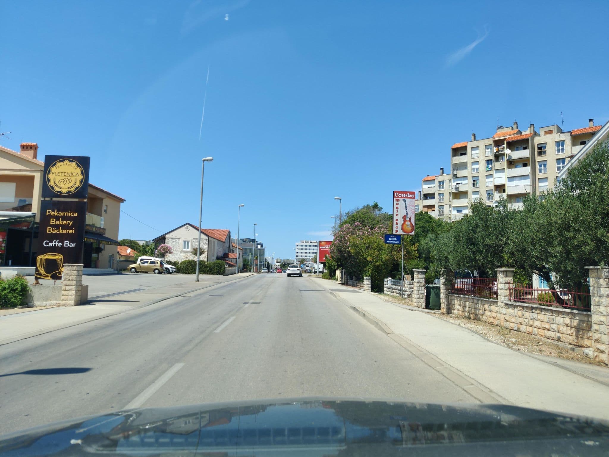 Street view near Apartments Nina, Zadar — © kietlak (CC BY-SA · Mapillary)