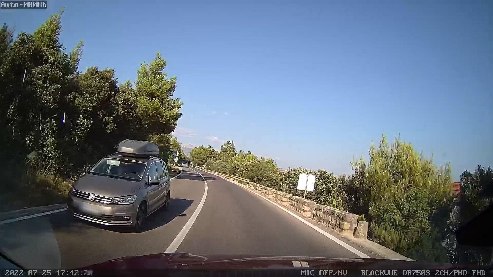 Street view near Posedarje Zadar, Posedarje — © rdnnk (CC BY-SA · Mapillary)